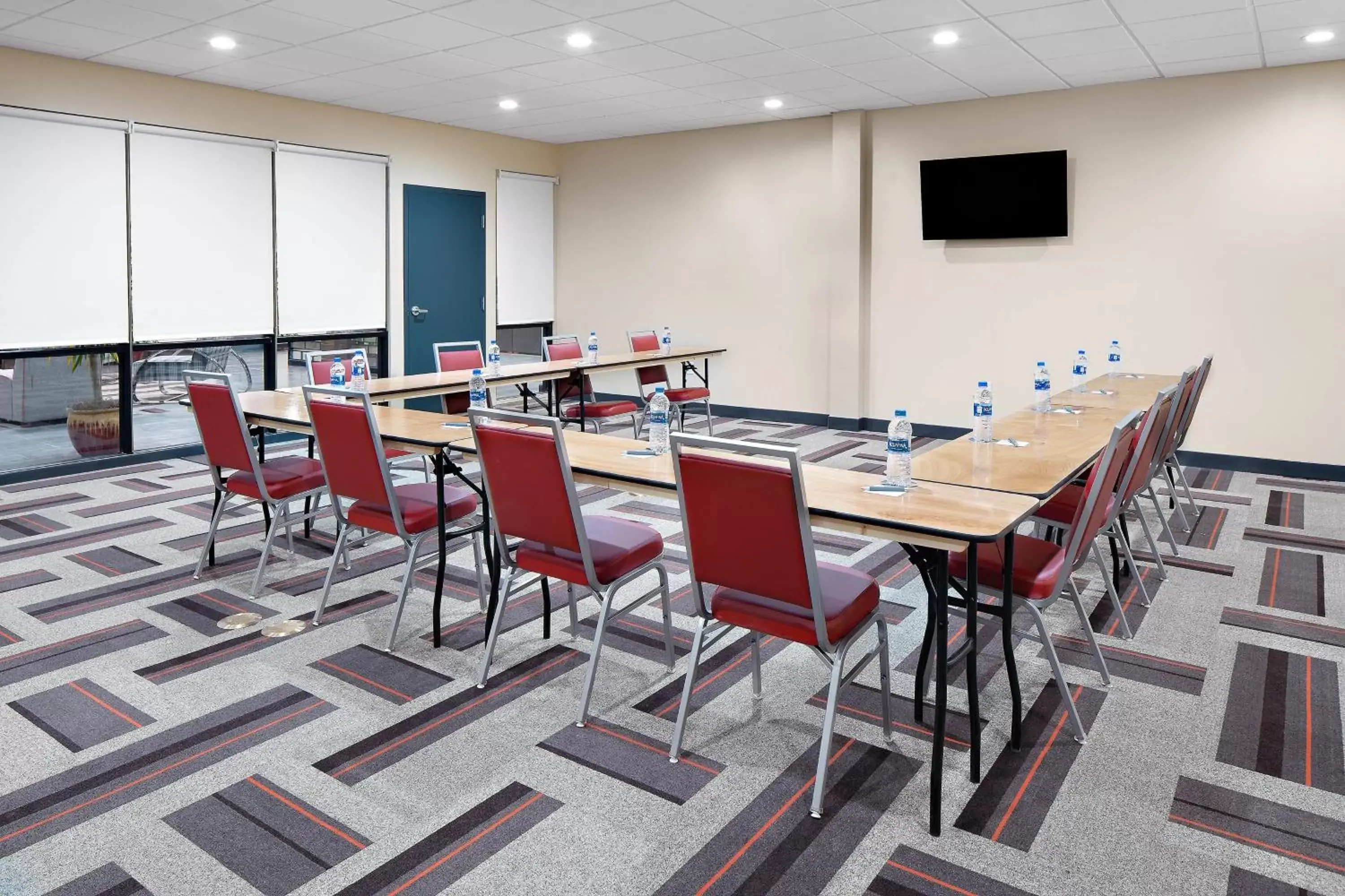 Meeting/conference room in Four Points by Sheraton Oklahoma City Airport