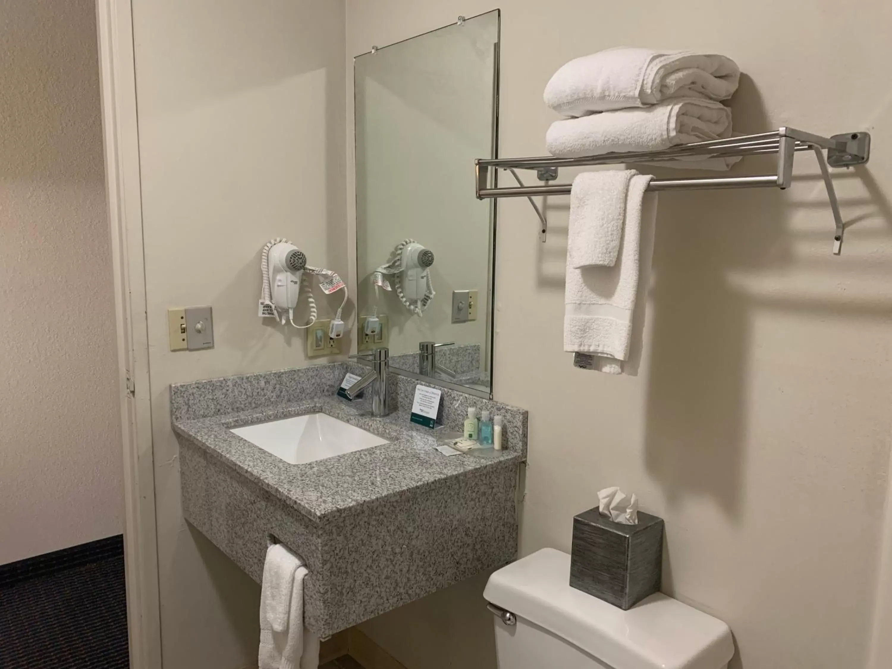 Bathroom in Quality Inn