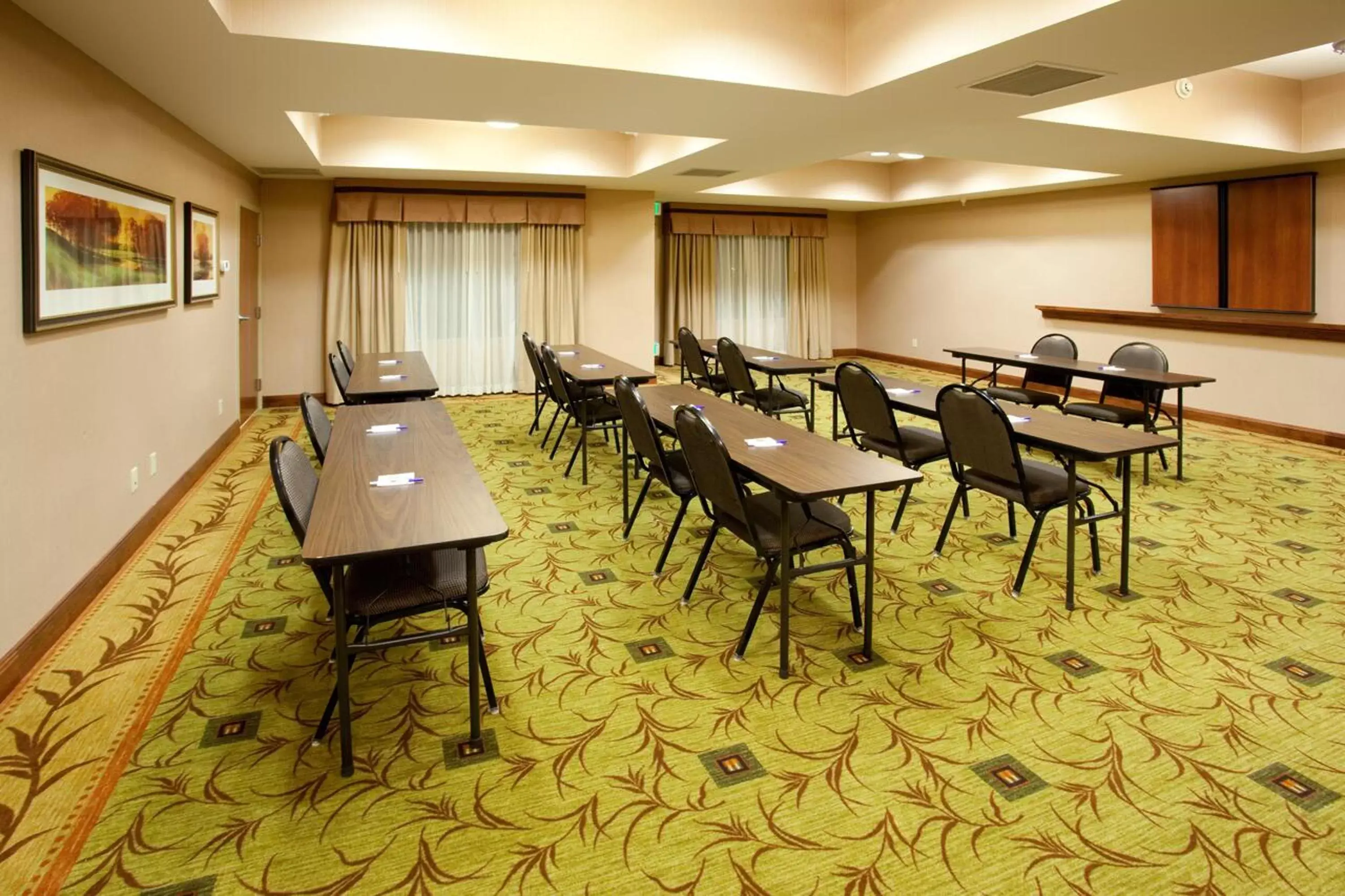Meeting/conference room in Holiday Inn Express Rawlins, an IHG Hotel