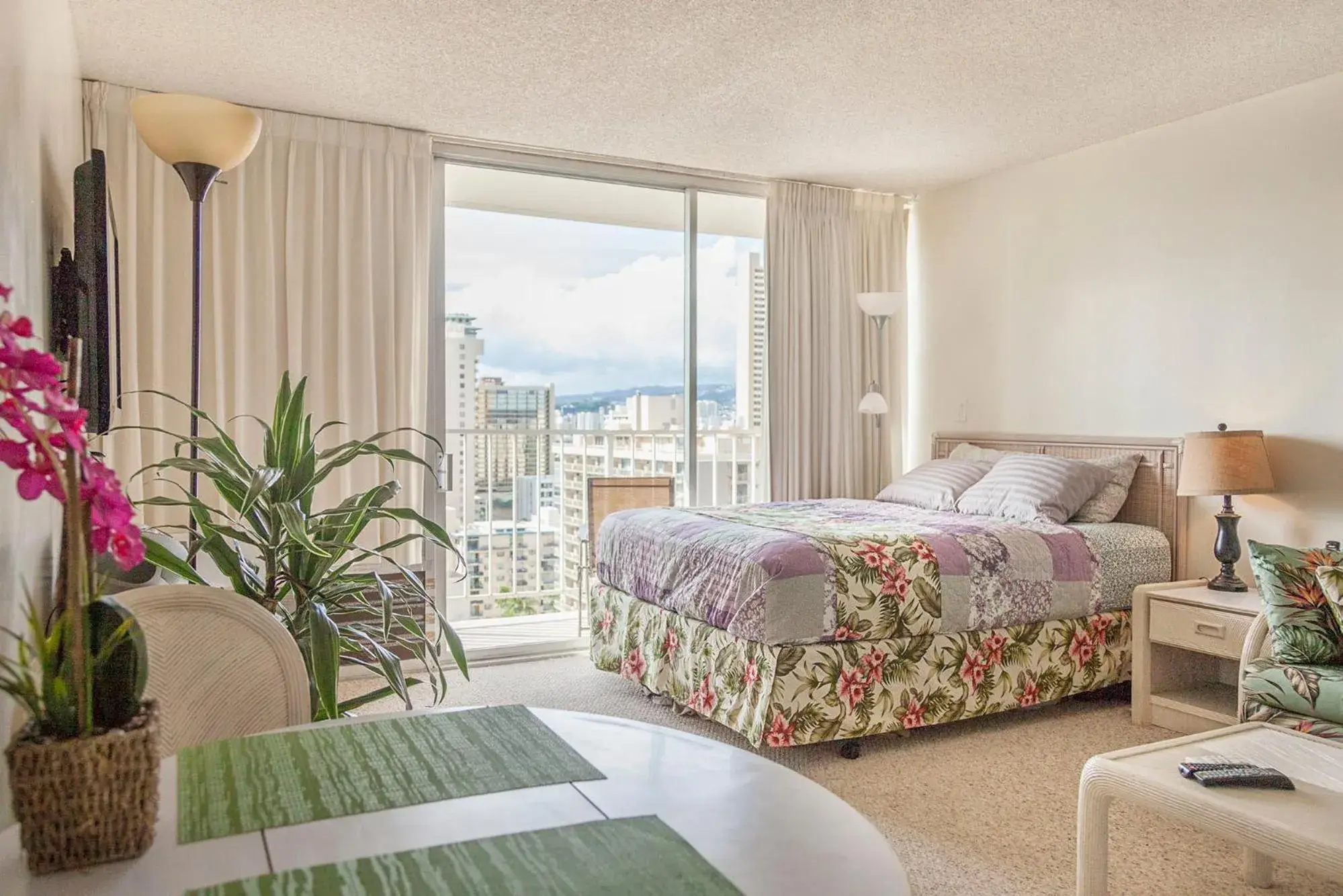 Bed in Tropical Studios at Marine Surf Waikiki - FREE PARKING - BEST LOCATION - FULL KITCHEN - SWIMMING POOL