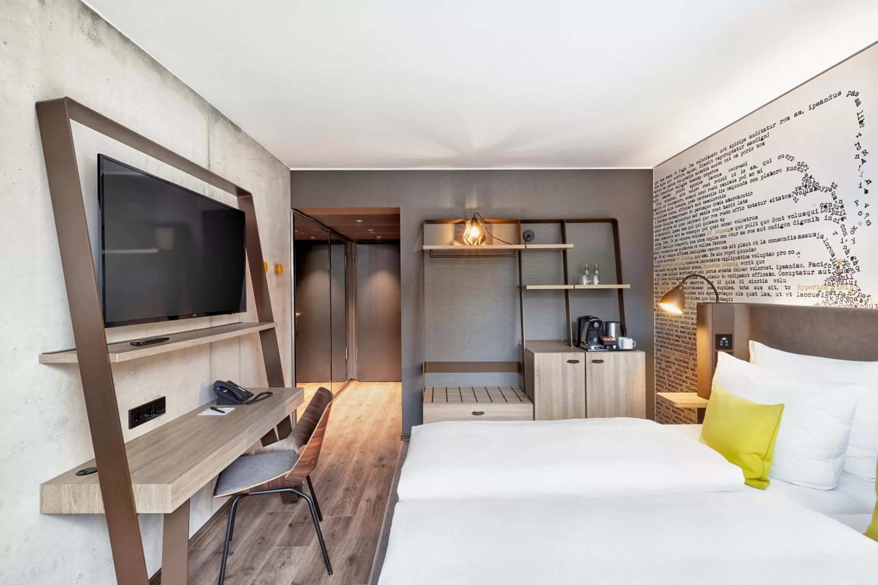 TV and multimedia, Bed in HYPERION Hotel Leipzig