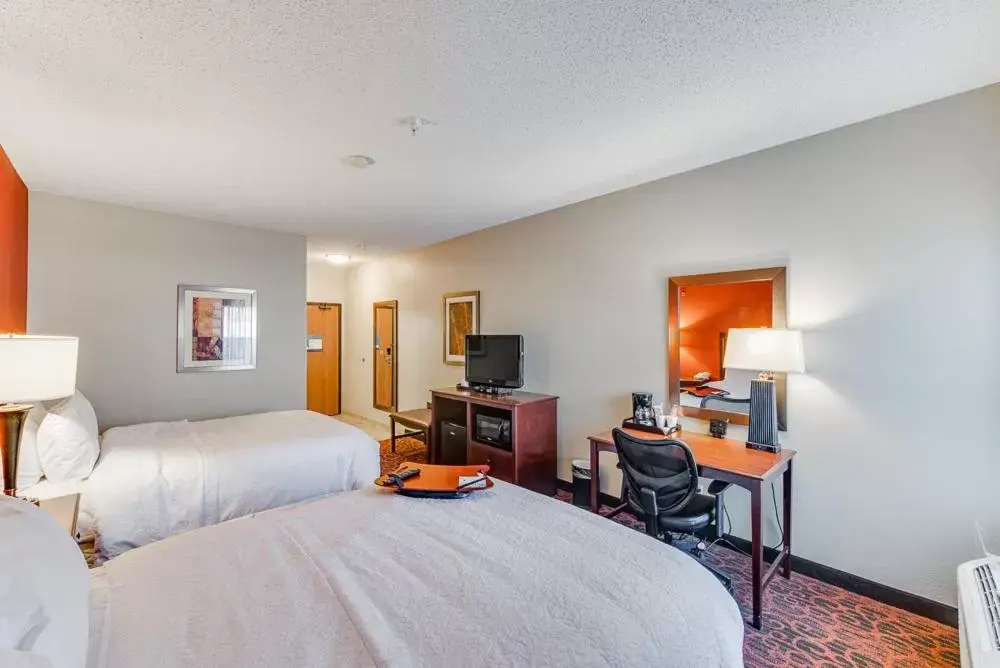 Photo of the whole room, Bed in Baymont by Wyndham Oklahoma City/Quail Springs