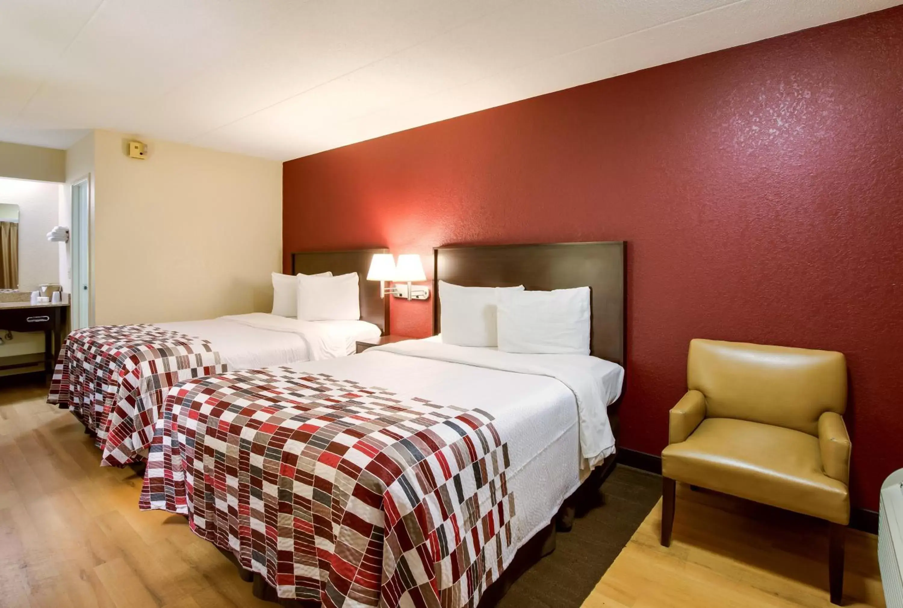 Photo of the whole room, Room Photo in Red Roof Inn Kalamazoo East – Expo Center