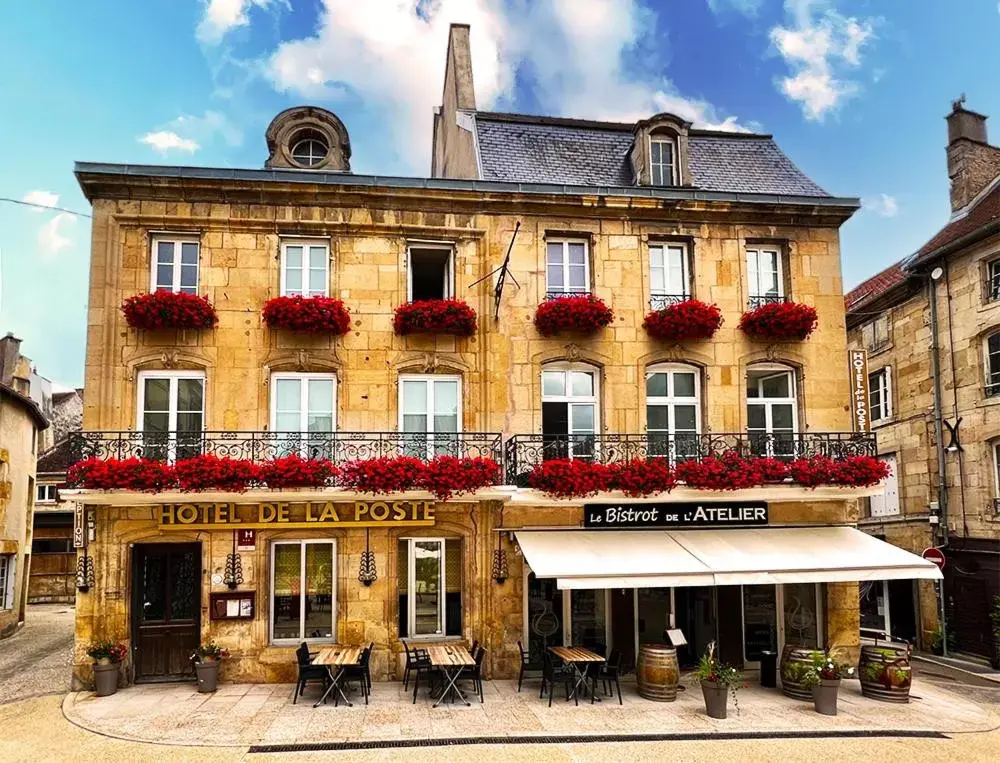 Property Building in Hotel De La Poste