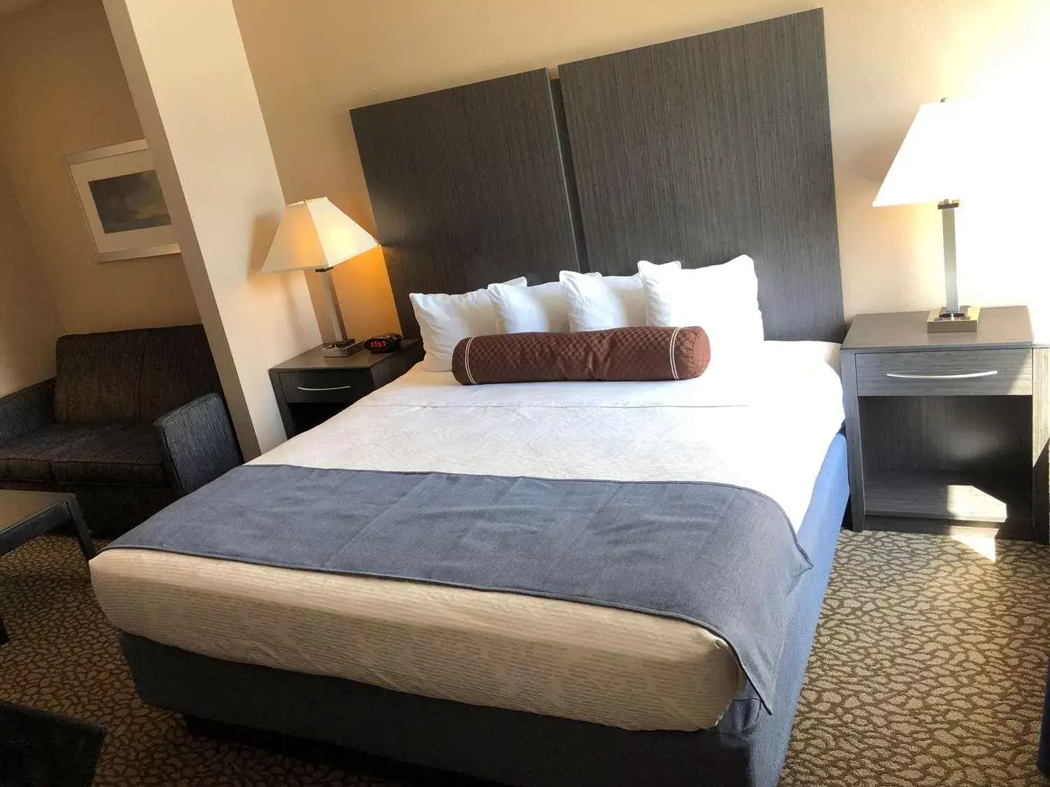 Bed in Best Western Plus Bradenton Hotel & Suites