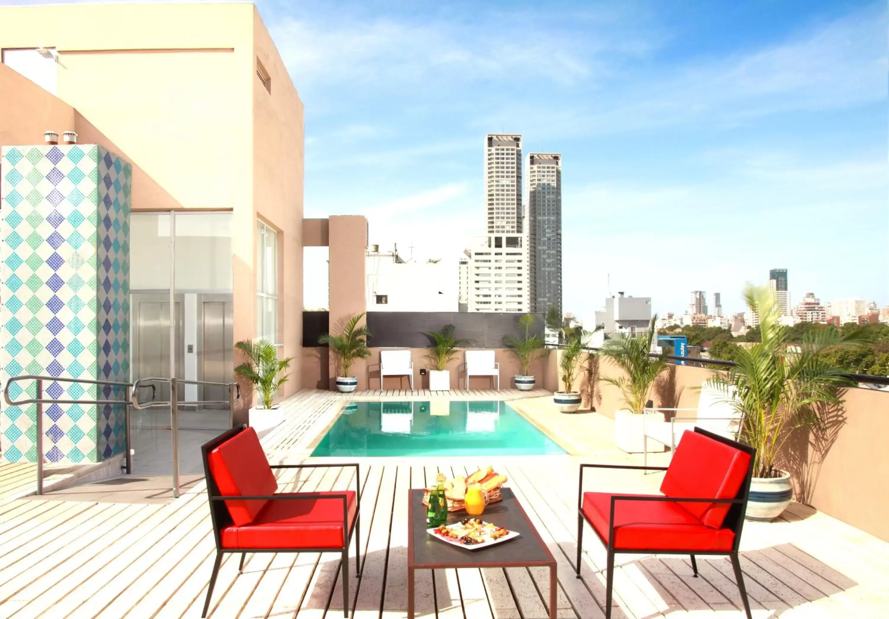 Balcony/Terrace, Swimming Pool in Be Hollywood!