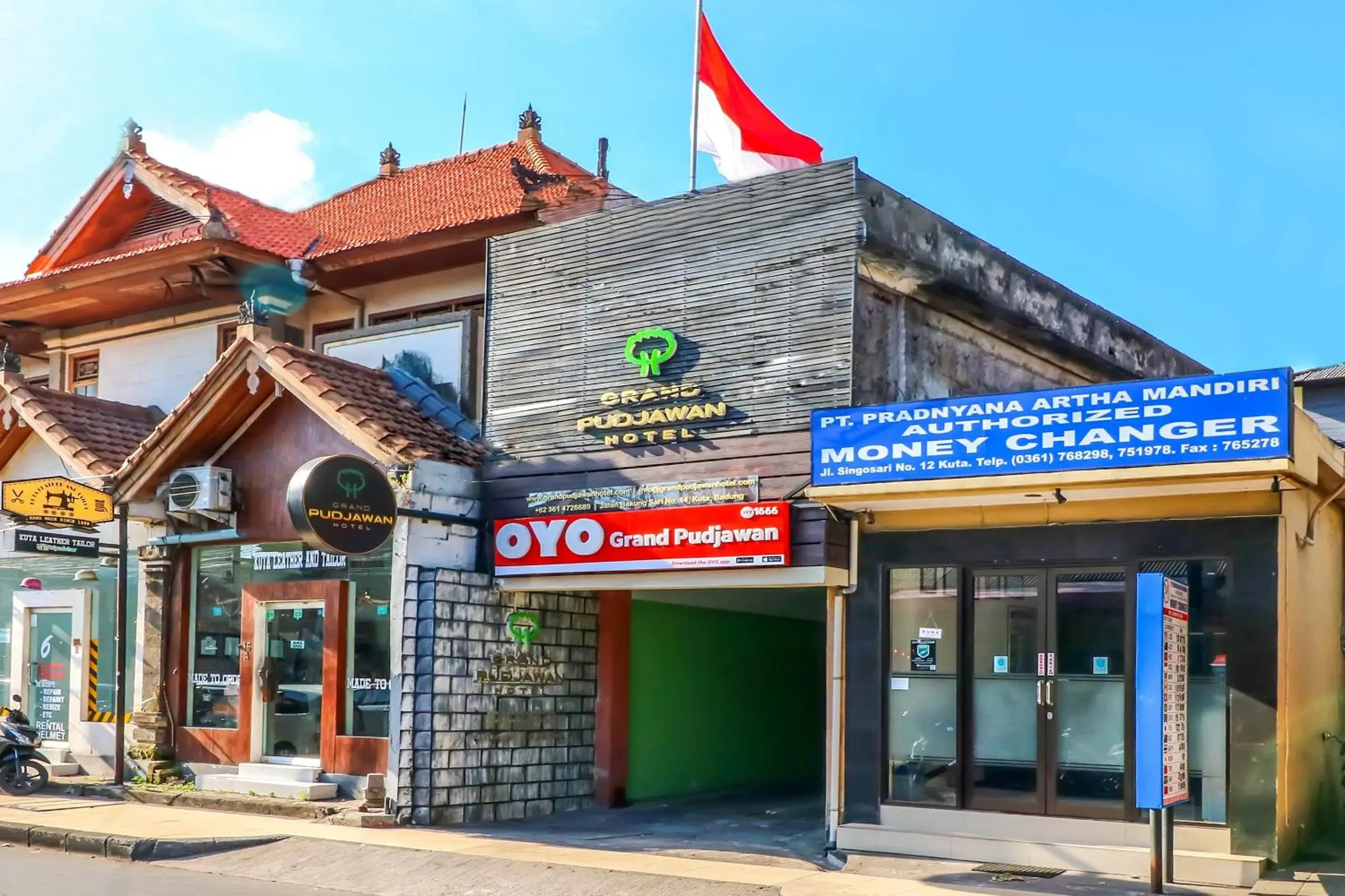 Property building in OYO 1666 Grand Pudjawan Hotel