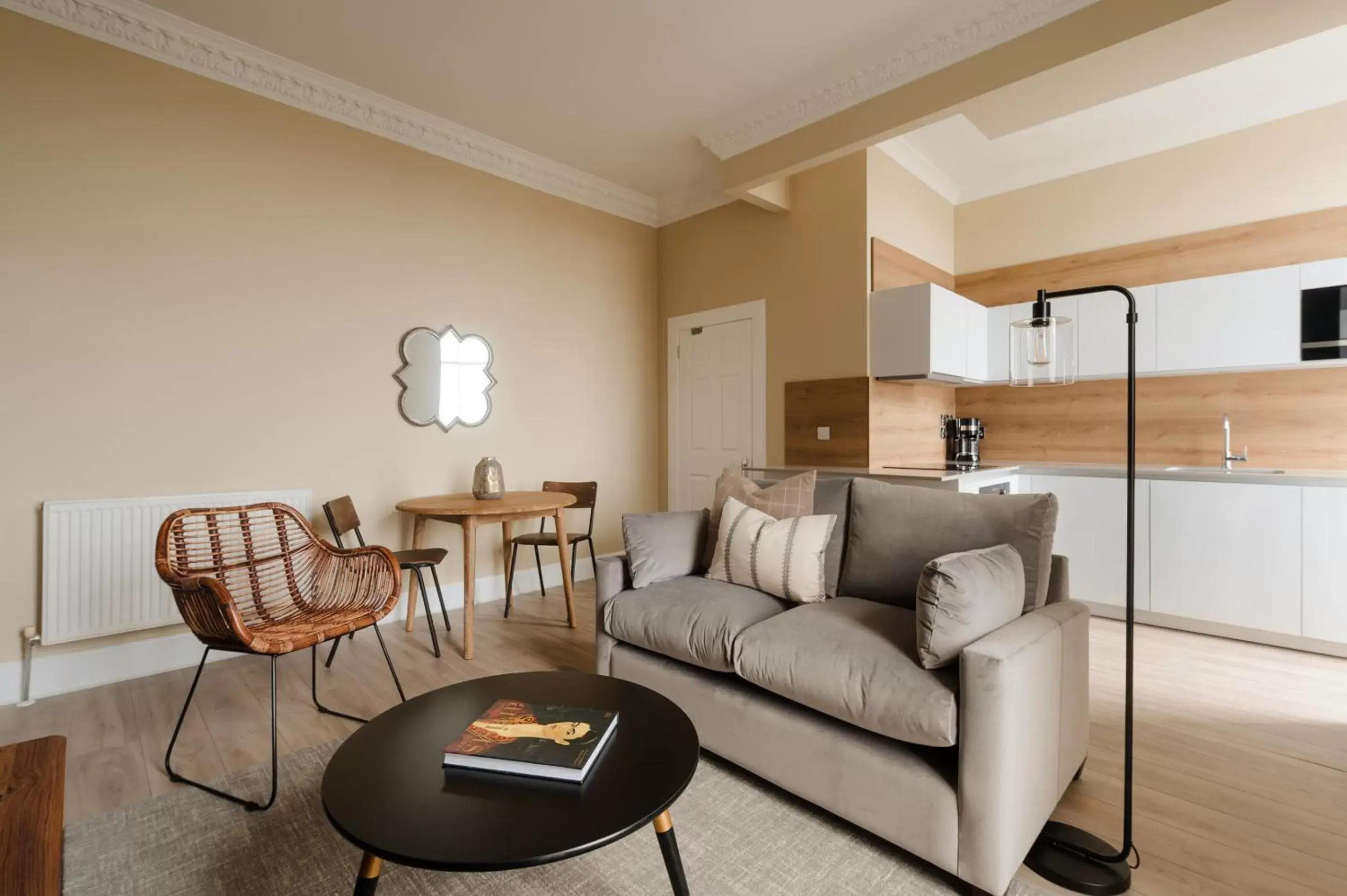 Living room, Seating Area in Sonder Royal Garden Apartments