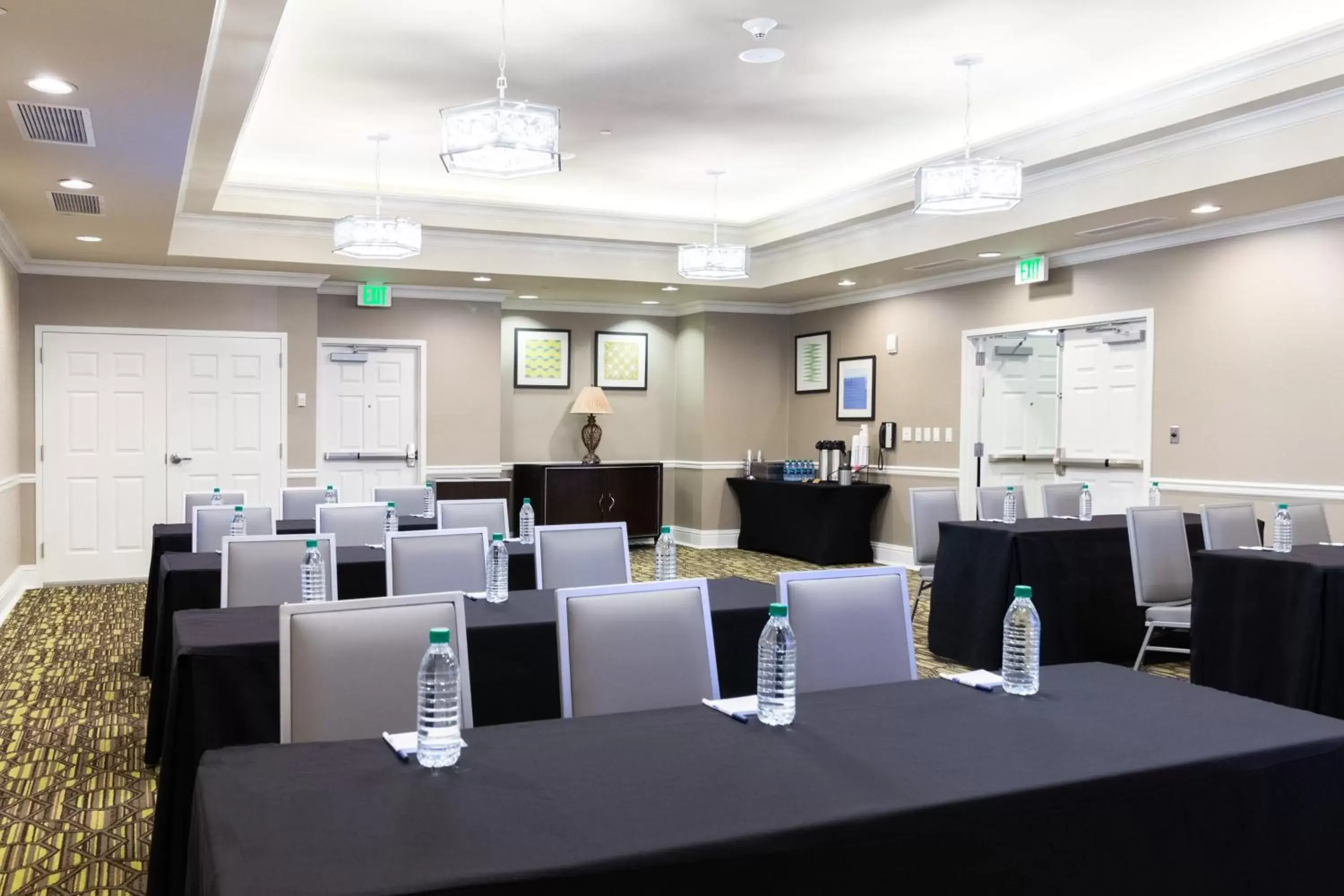 Meeting/conference room in Holiday Inn Express Savannah - Historic District, an IHG Hotel