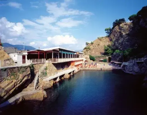 Swimming pool, Property Building in Grand Hotel Dei Castelli