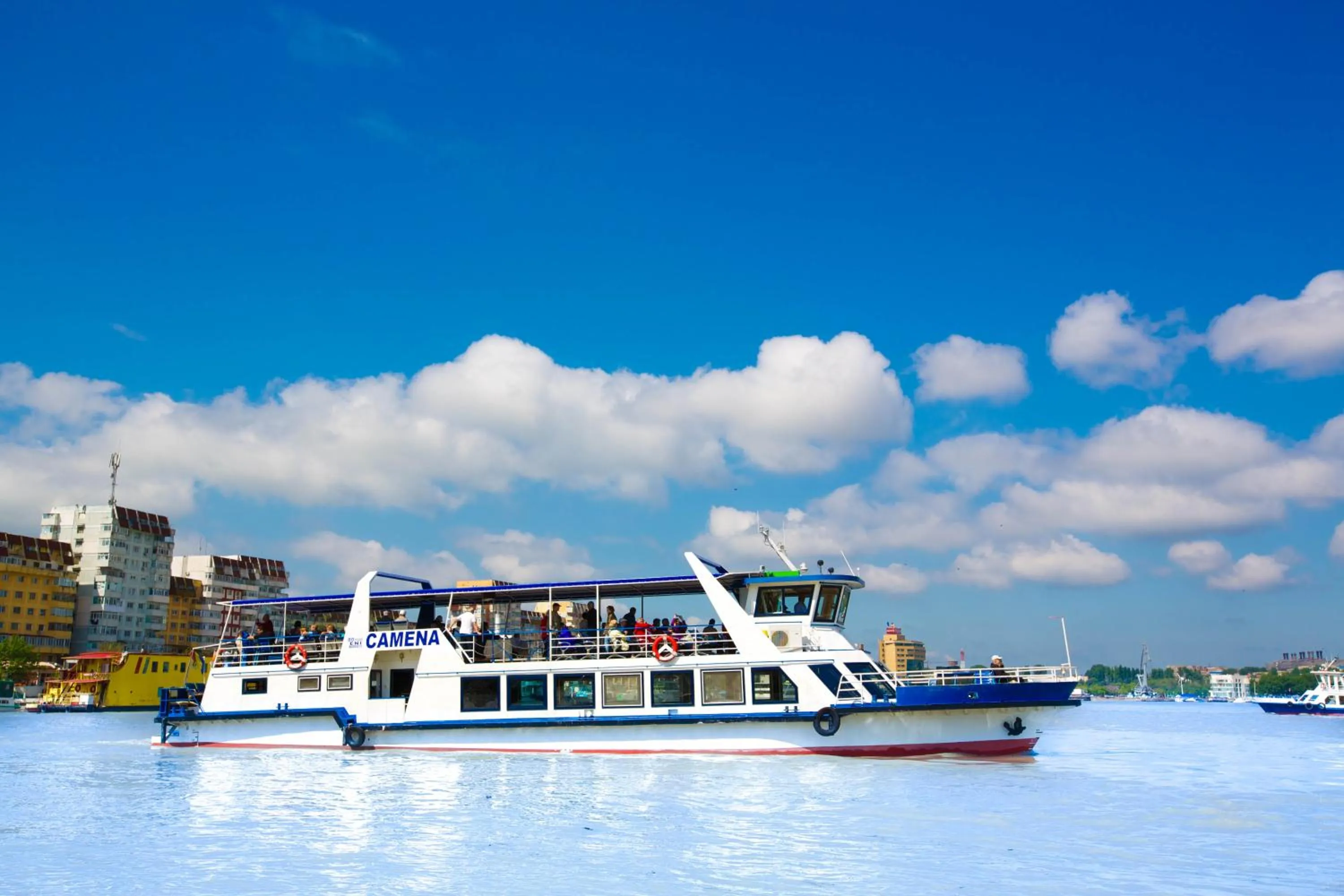 Fishing in Hotel Delta 3