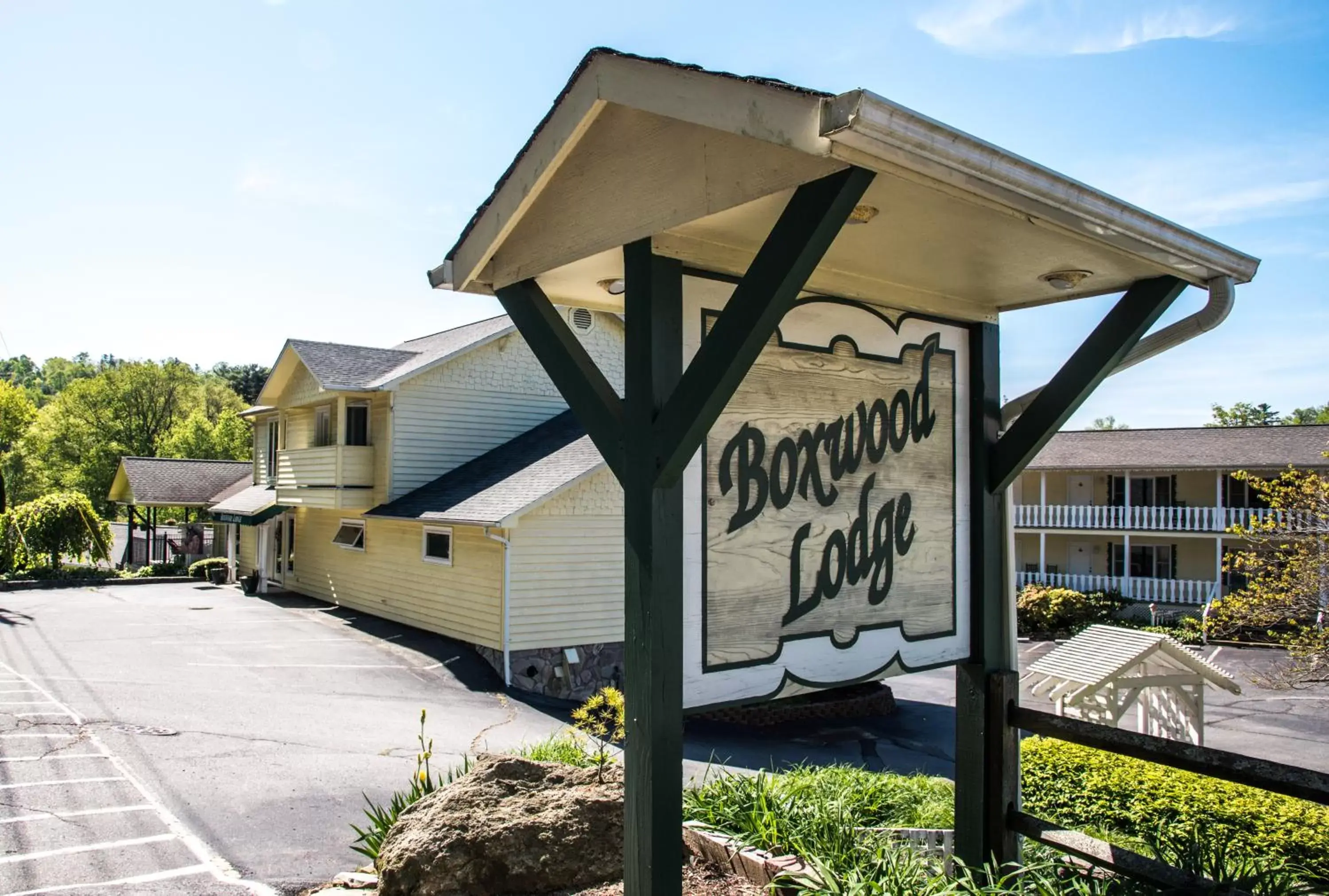 Property Building in Boxwood Lodge Blowing Rock near Boone-University