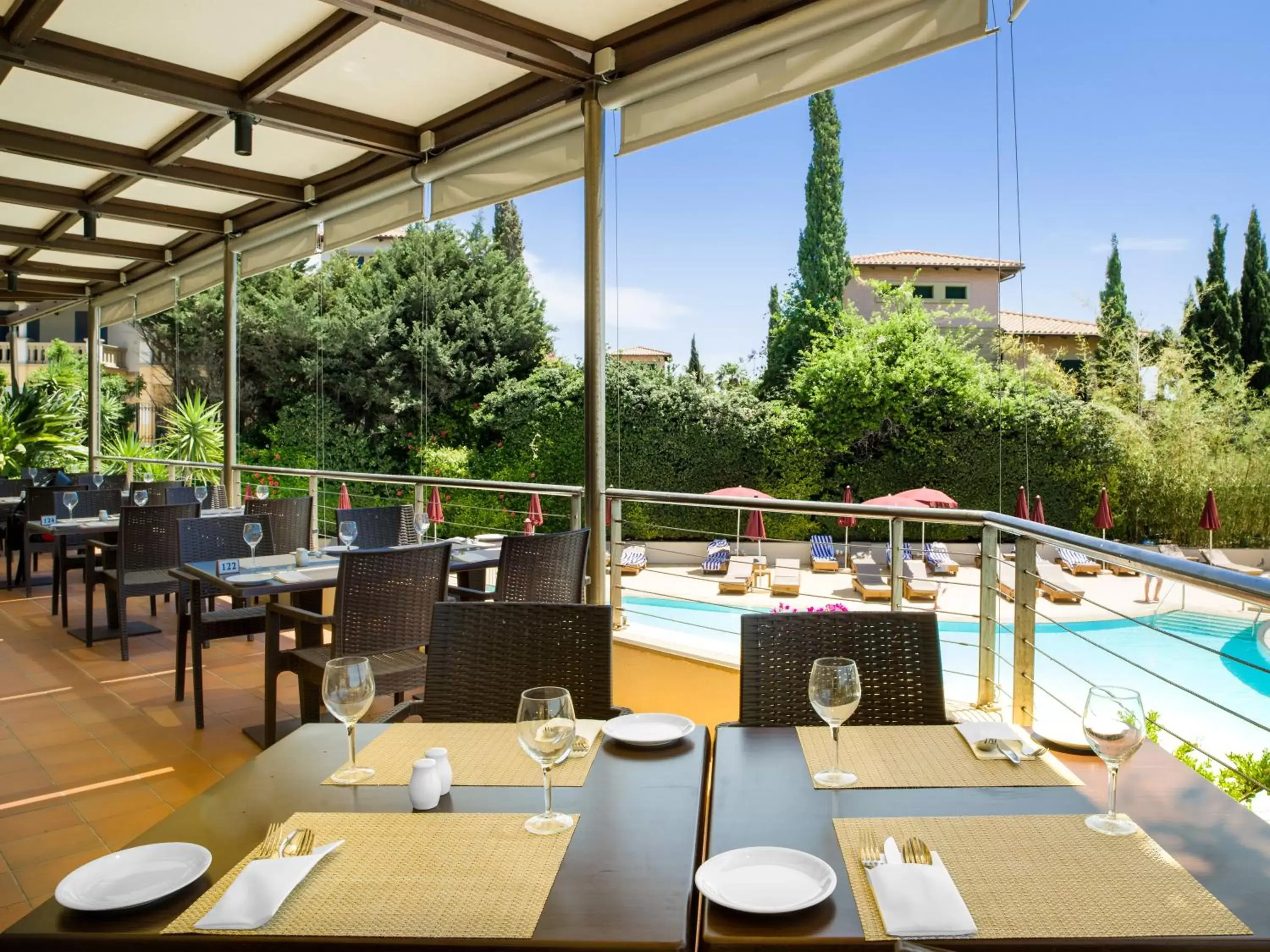 Breakfast, Restaurant/Places to Eat in St Raphael Resort