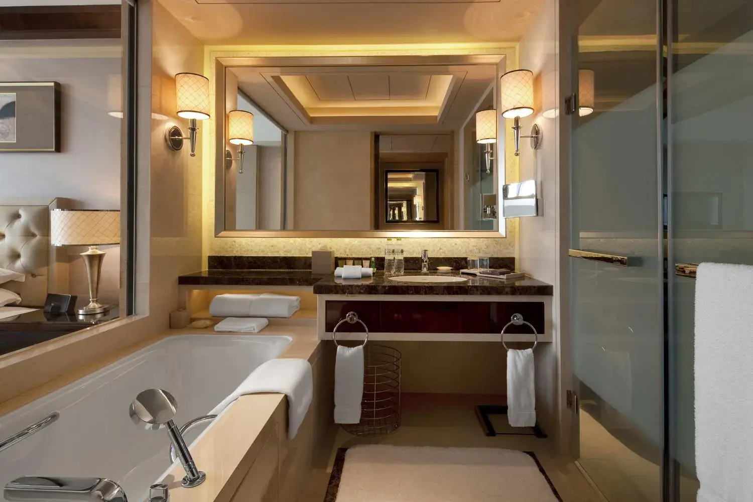 Kitchen/Kitchenette in Sheraton Changzhou Xinbei Hotel