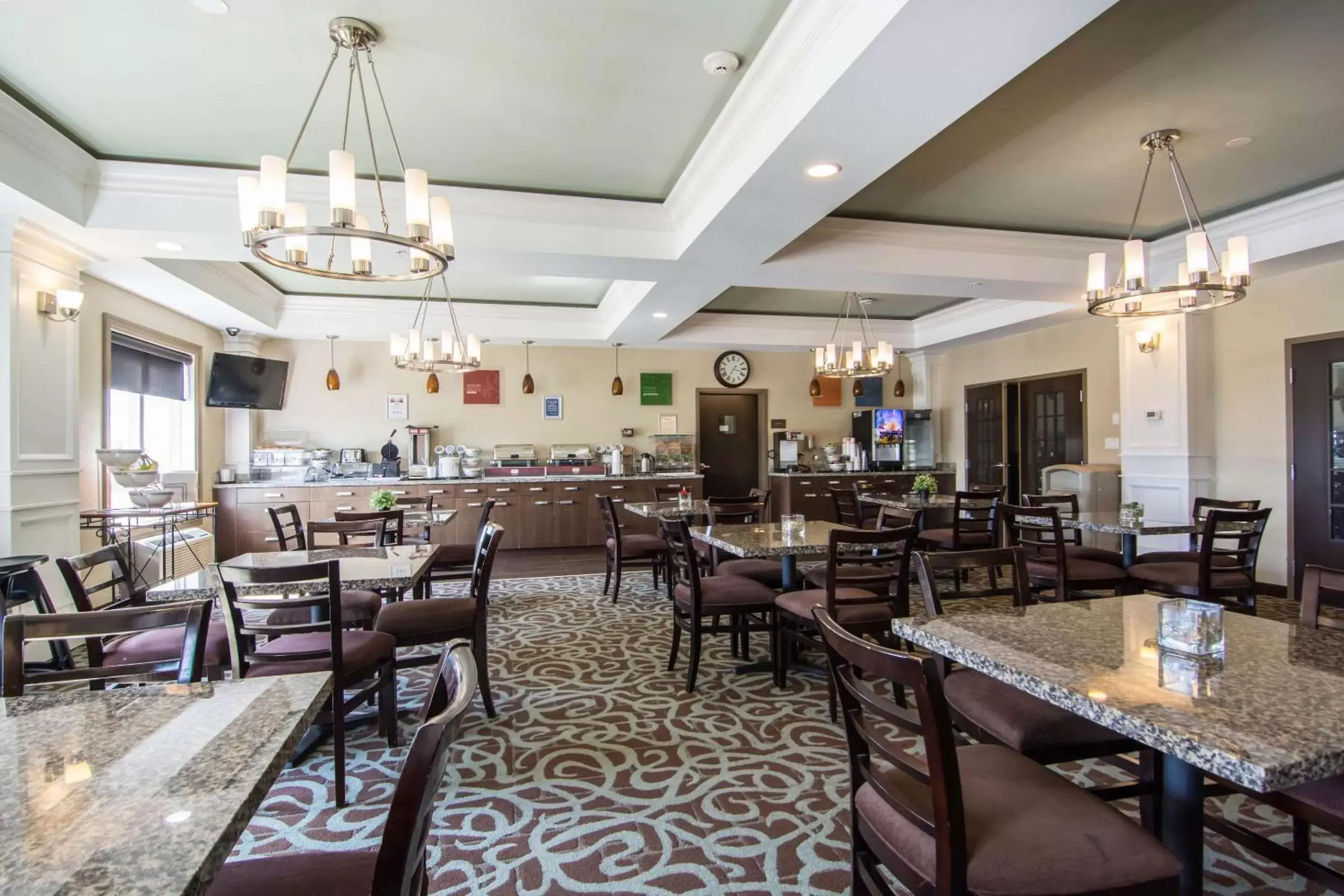 Restaurant/Places to Eat in Comfort Inn & Suites Fort Saskatchewan