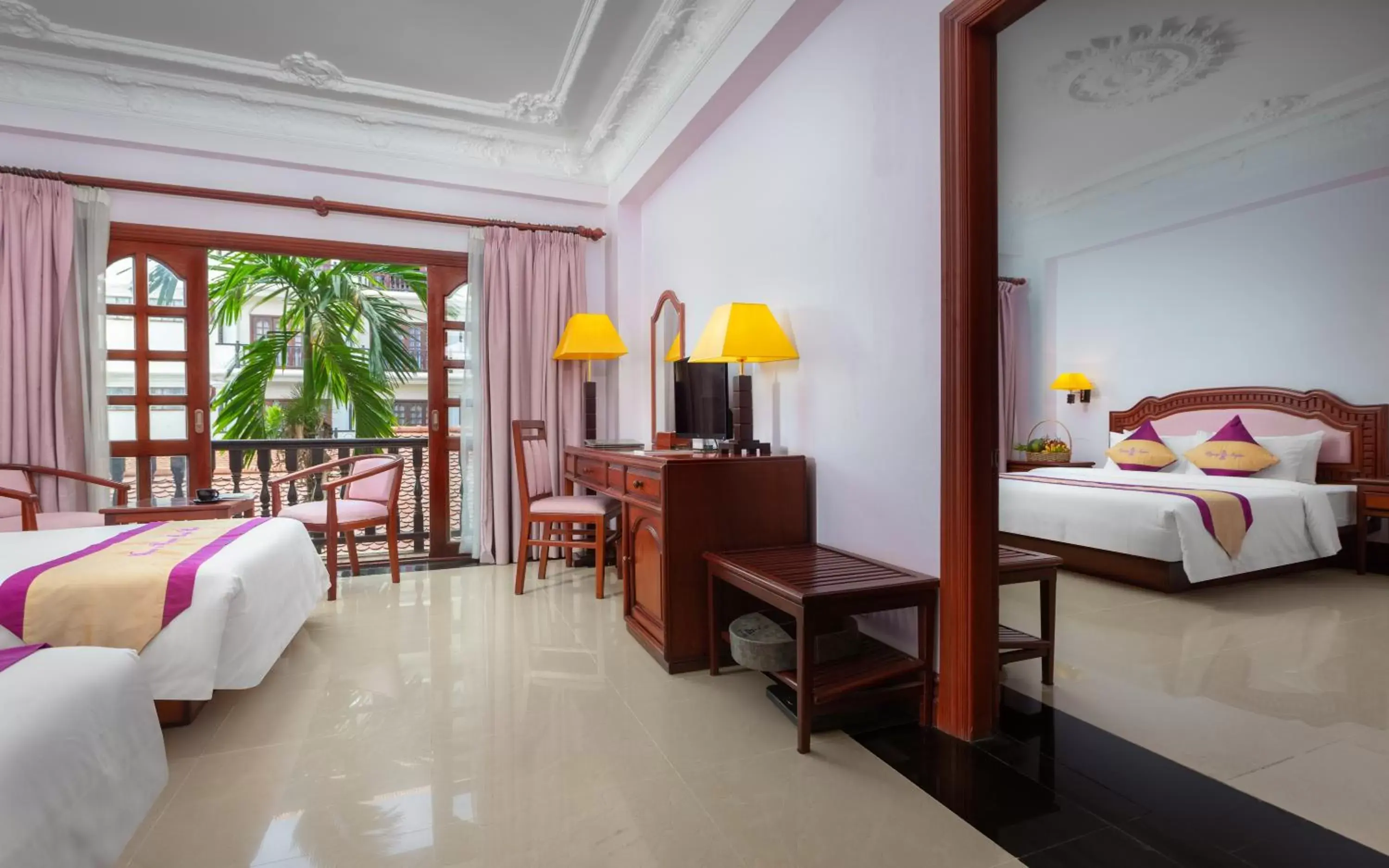 Property building, Bed in Regency Angkor Hotel