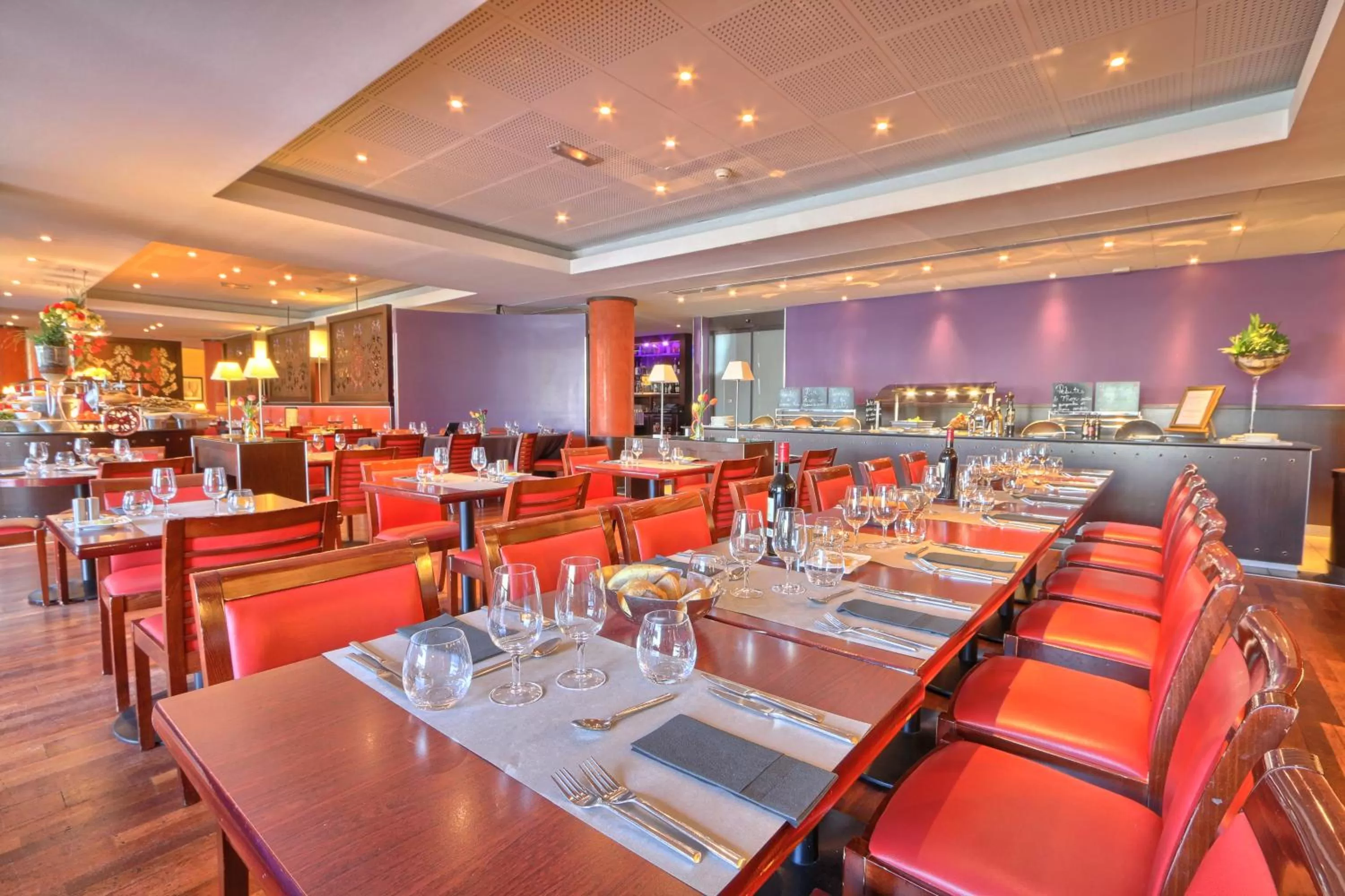 Restaurant/places to eat in Golden Tulip CDG Airport Roissy
