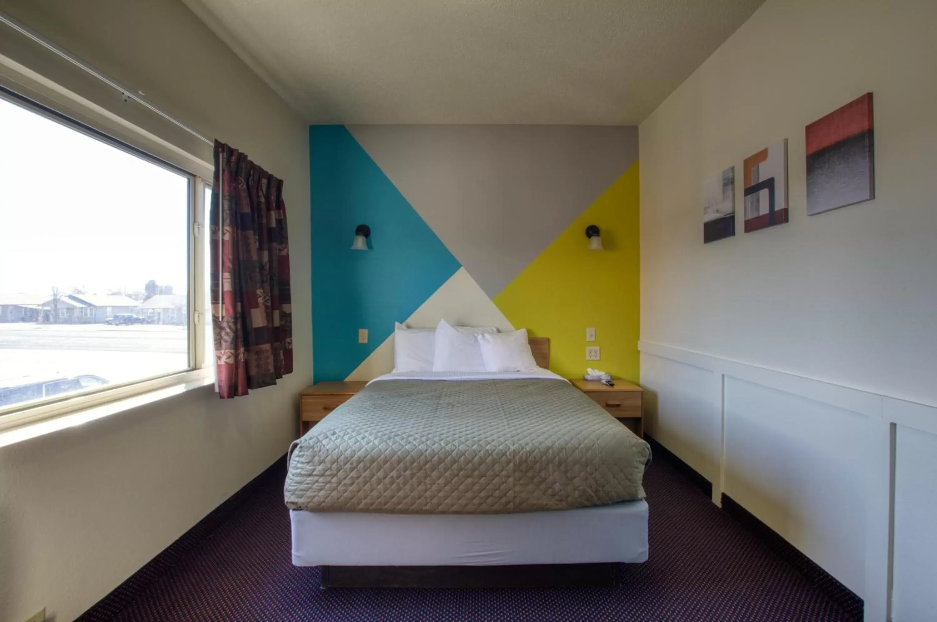 Bedroom, Bed in Western Motel