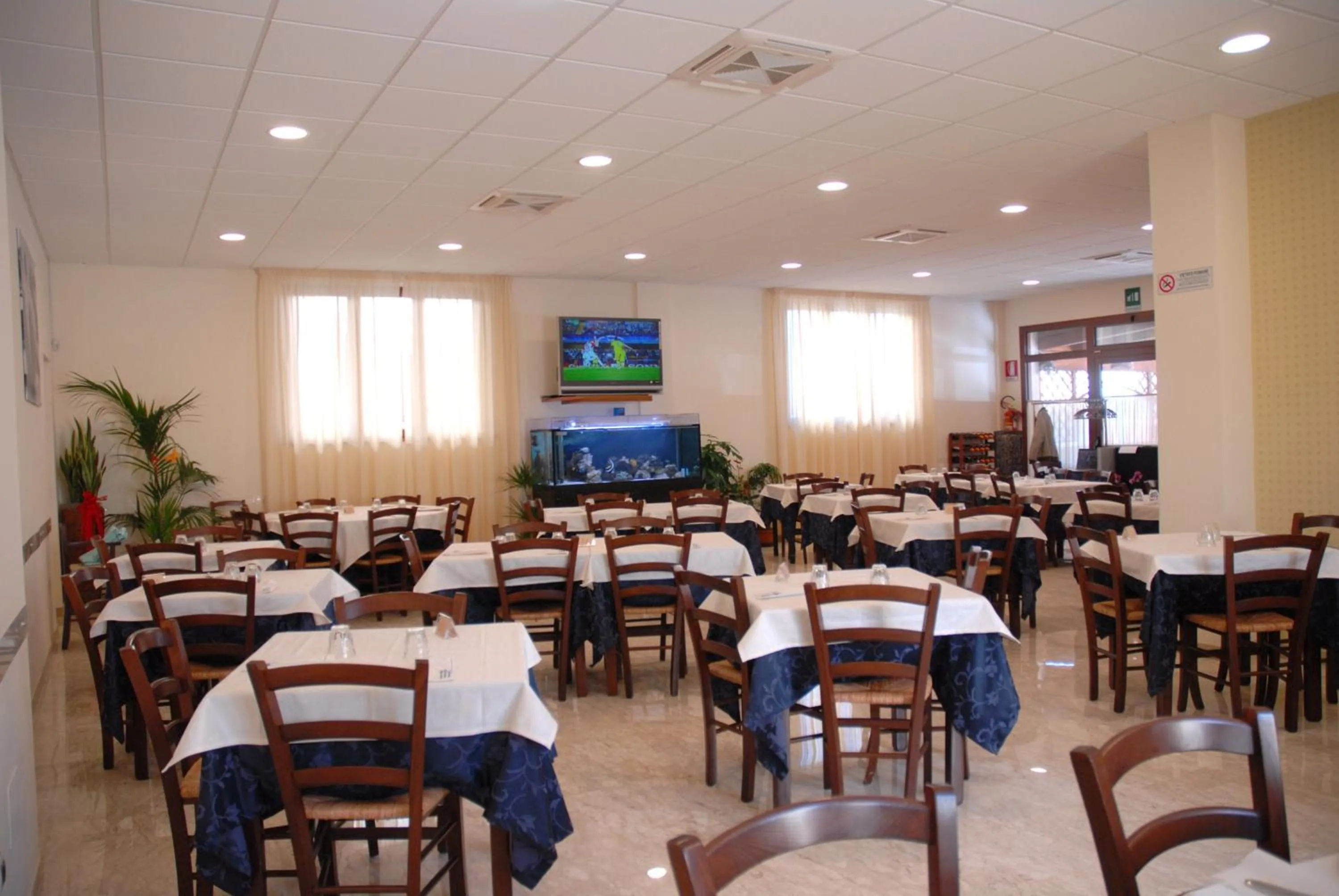 Communal lounge/ TV room in Hotel Iacone