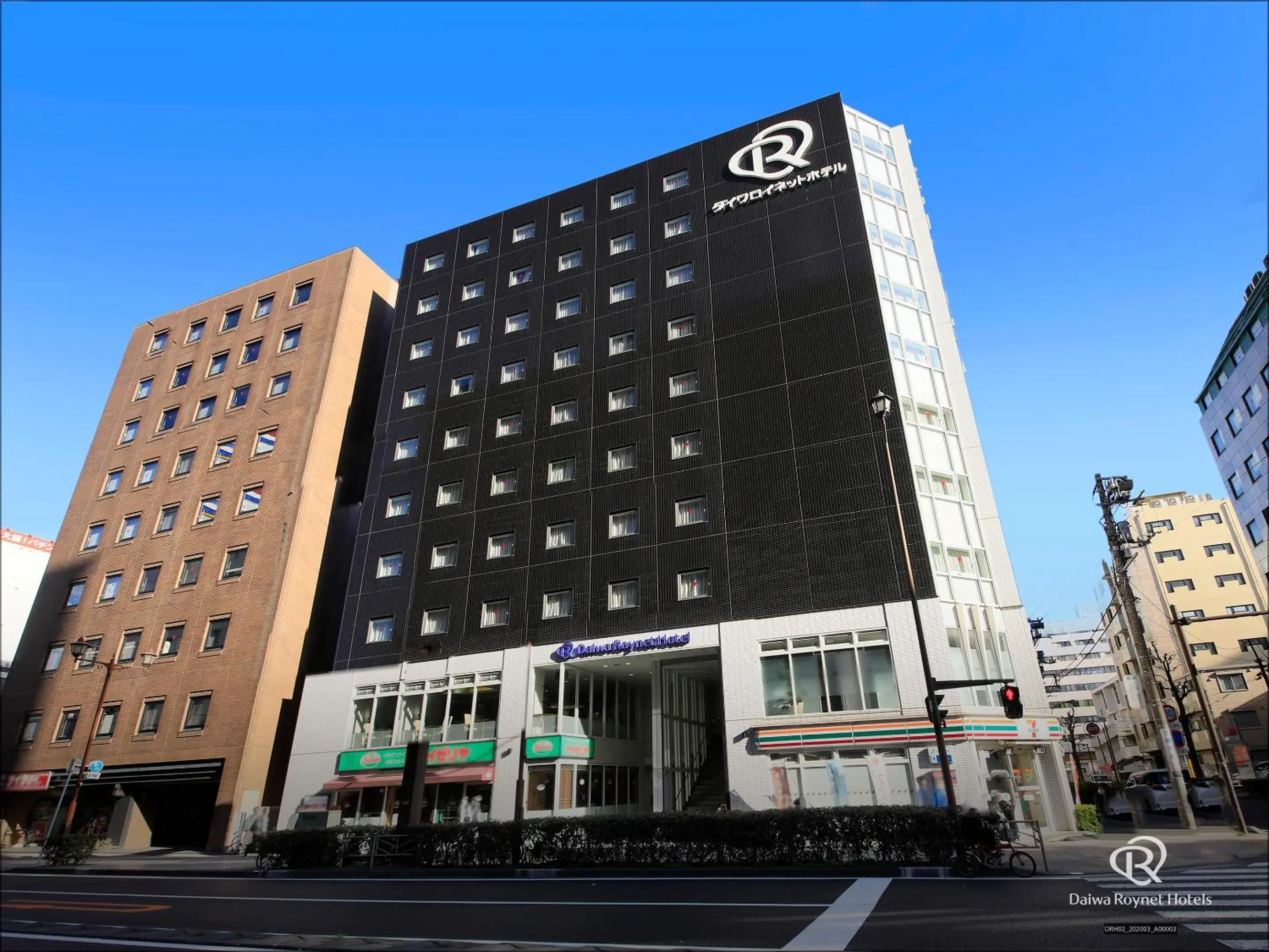 Facade/entrance, Property Building in Daiwa Roynet Hotel Yokohama Kannai