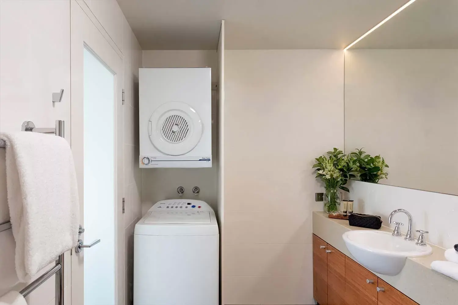 Bathroom in The Old Woolstore Apartment Hotel