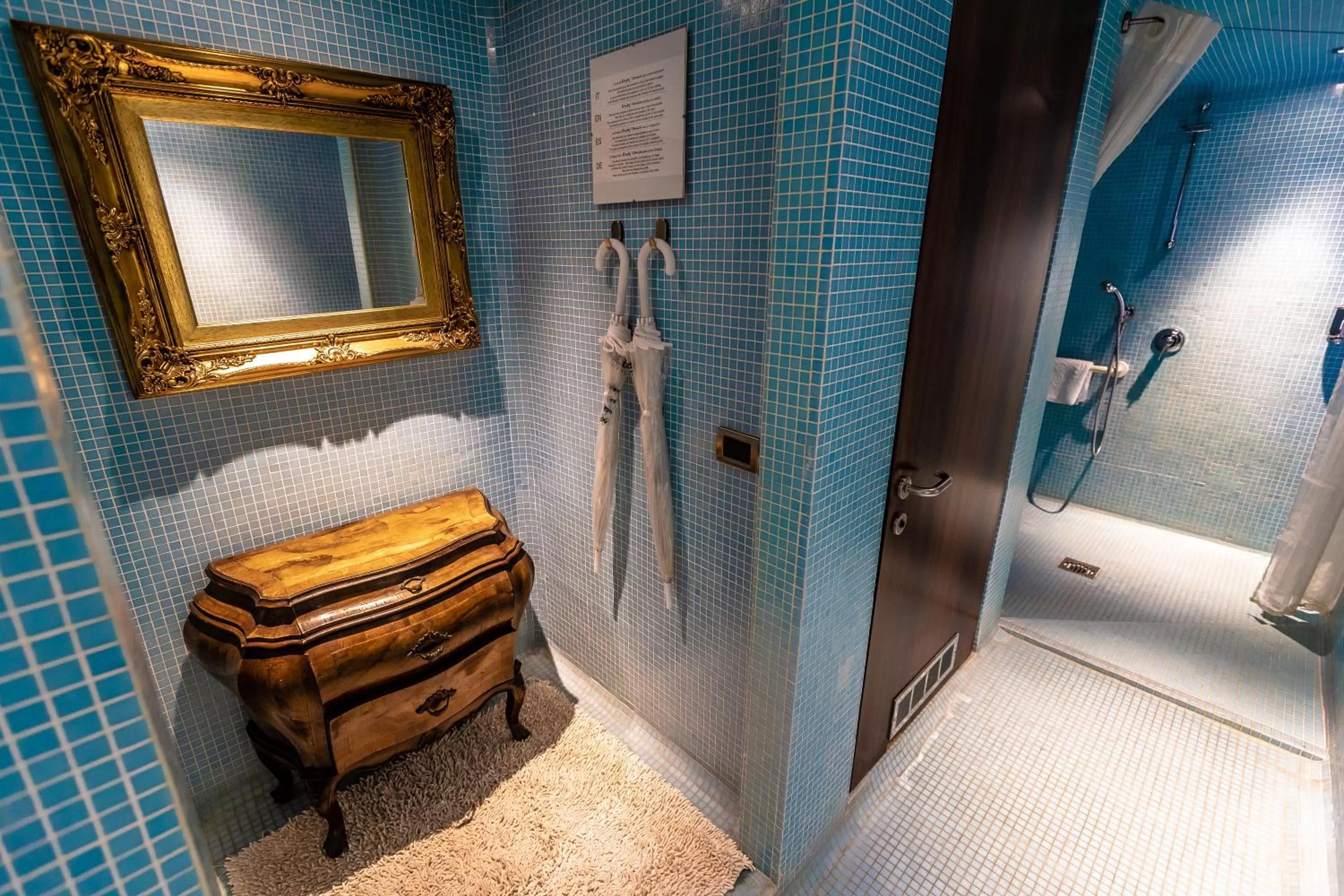 Shower in Avogaria 5 Rooms