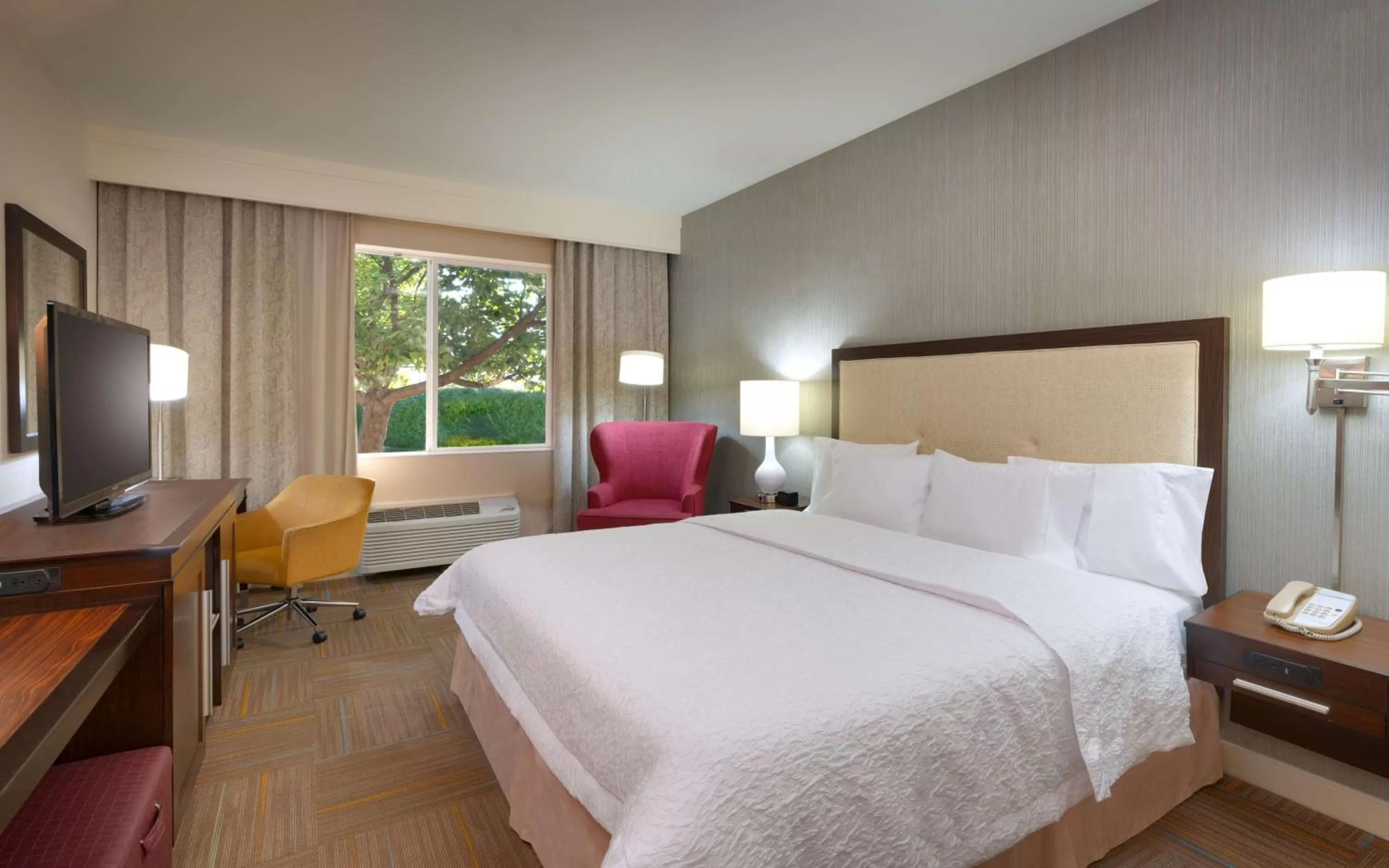 Bedroom, Bed in Spark by Hilton Salt Lake City Central
