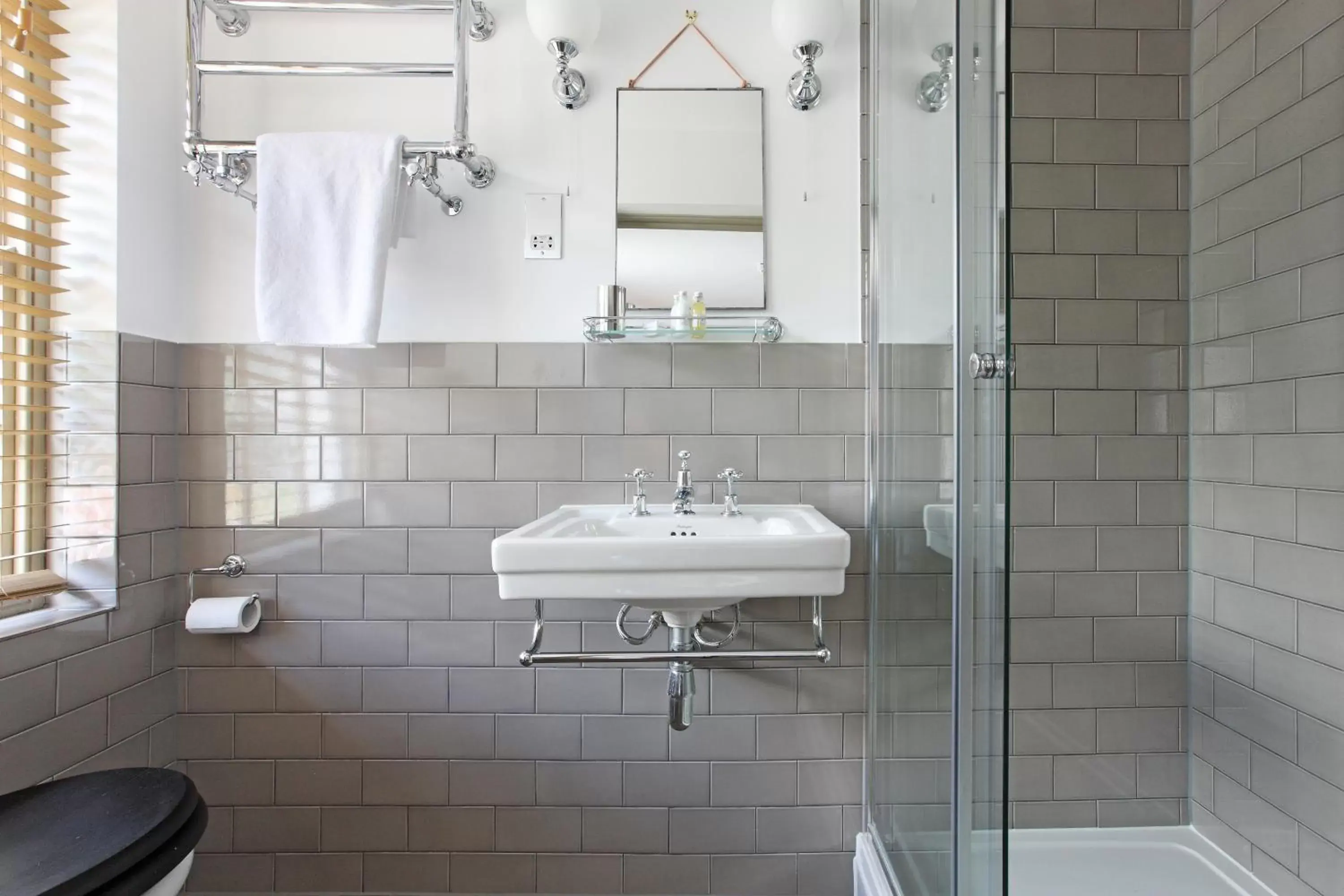 Bathroom in The Plough Inn