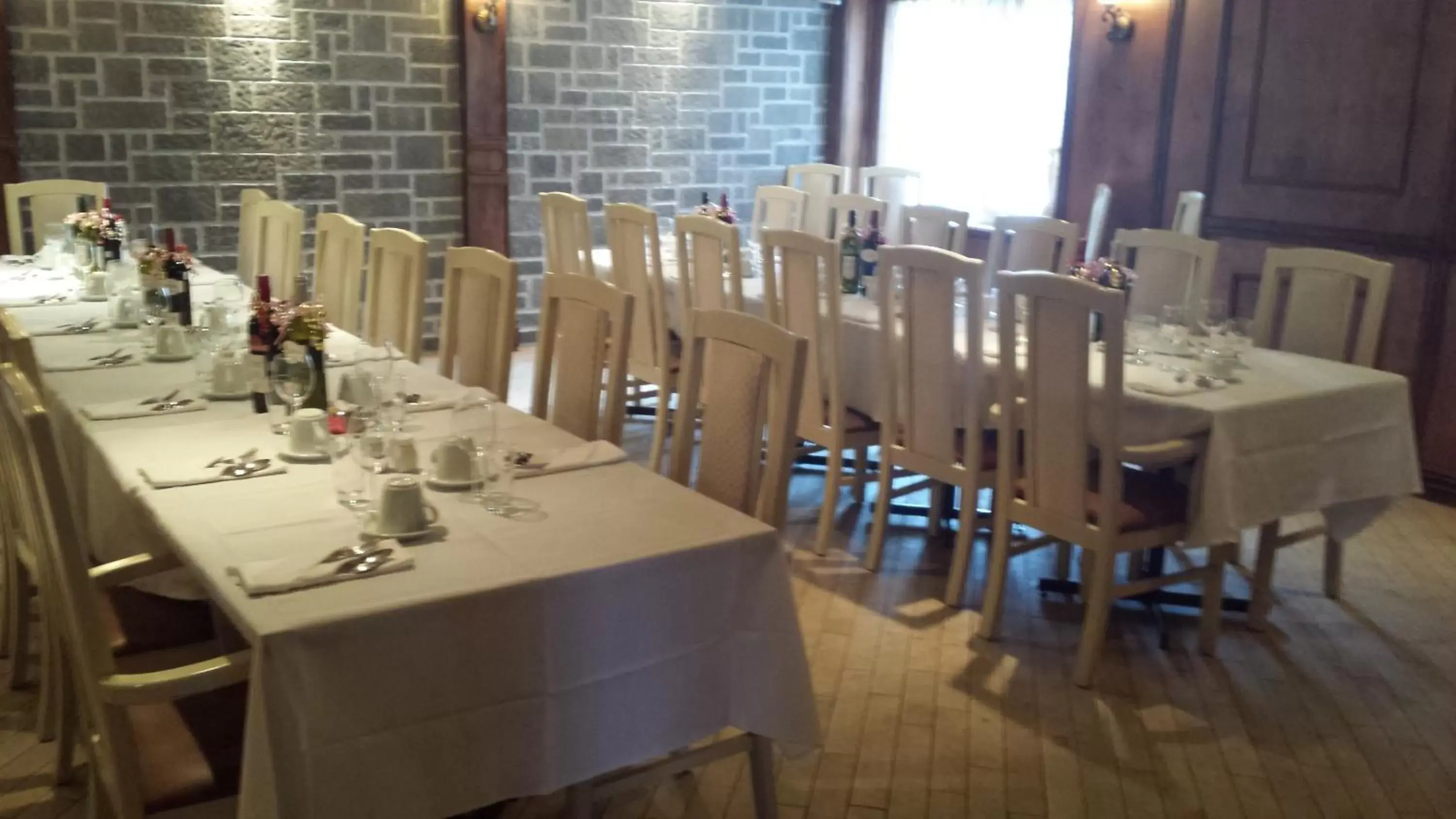 Banquet/Function facilities, Restaurant/Places to Eat in Travelodge by Wyndham Victoriaville