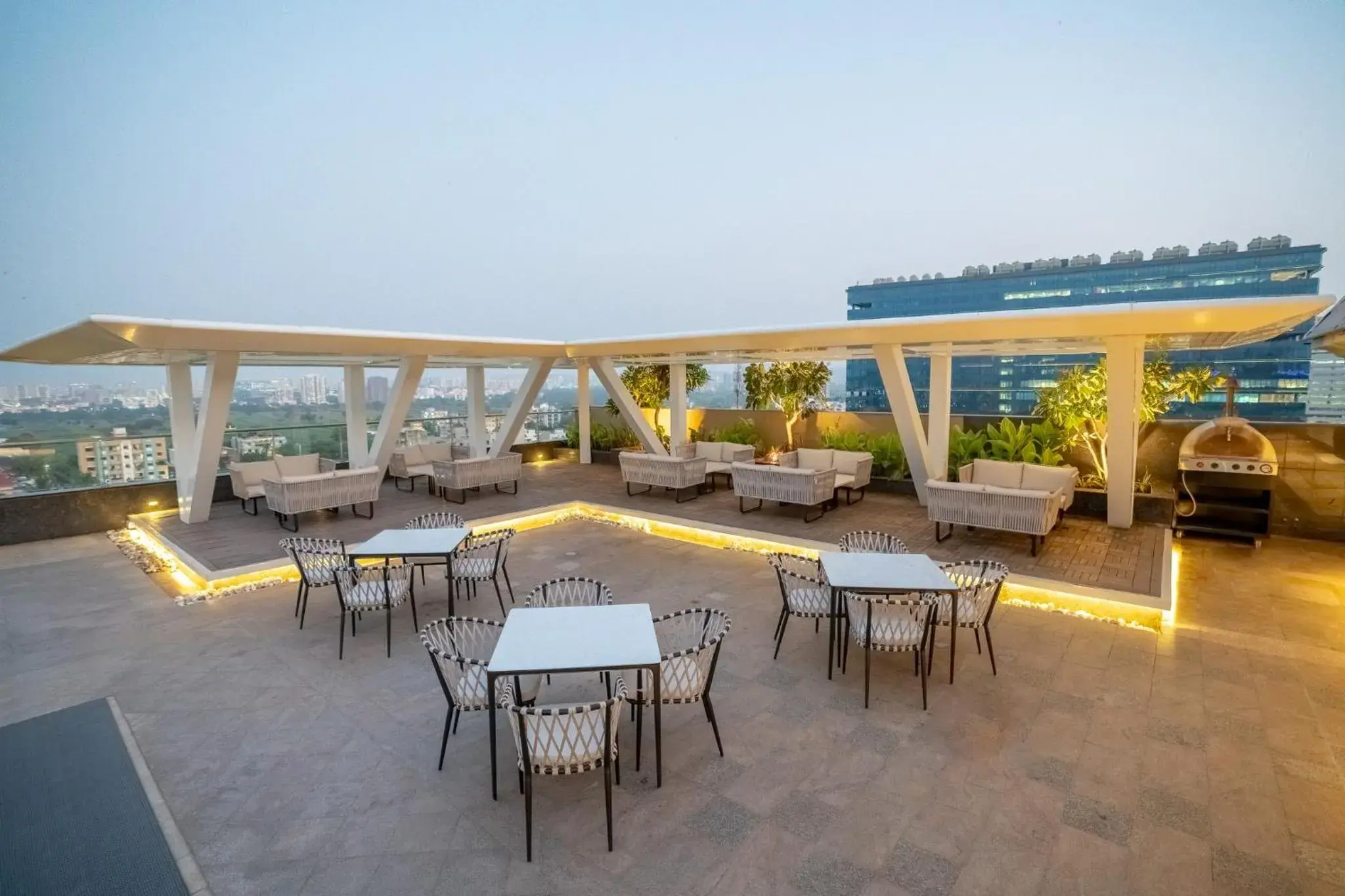 Lounge or bar, Restaurant/Places to Eat in Radisson Blu Pune Hinjawadi