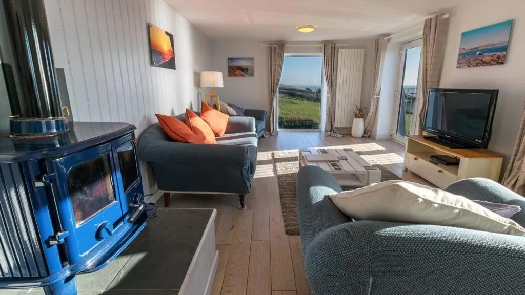 Living room in Chesil Beach Lodge Burton Bradstock Dorset DT64RJ