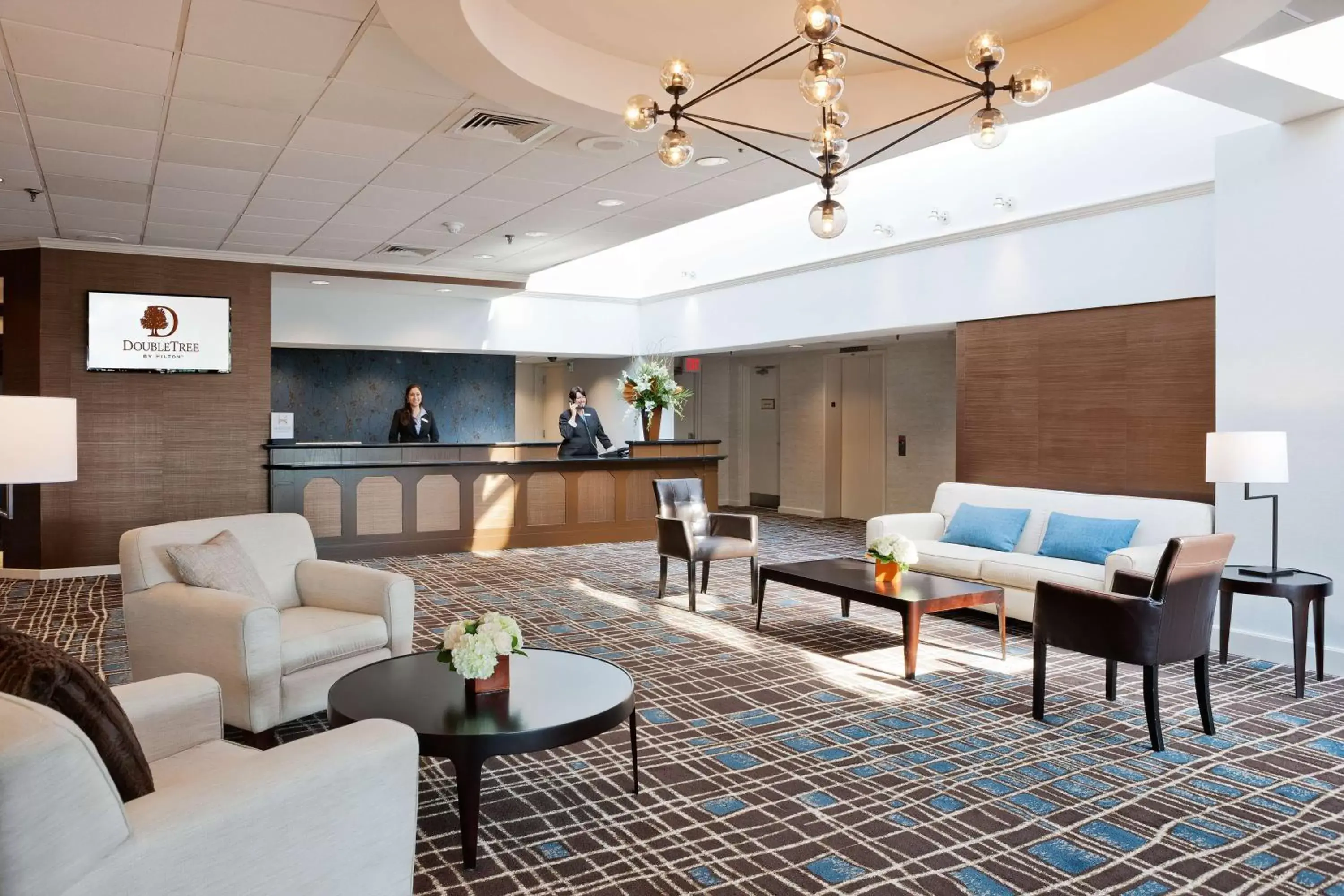 Lobby or reception, Seating Area in DoubleTree by Hilton Boston/Westborough