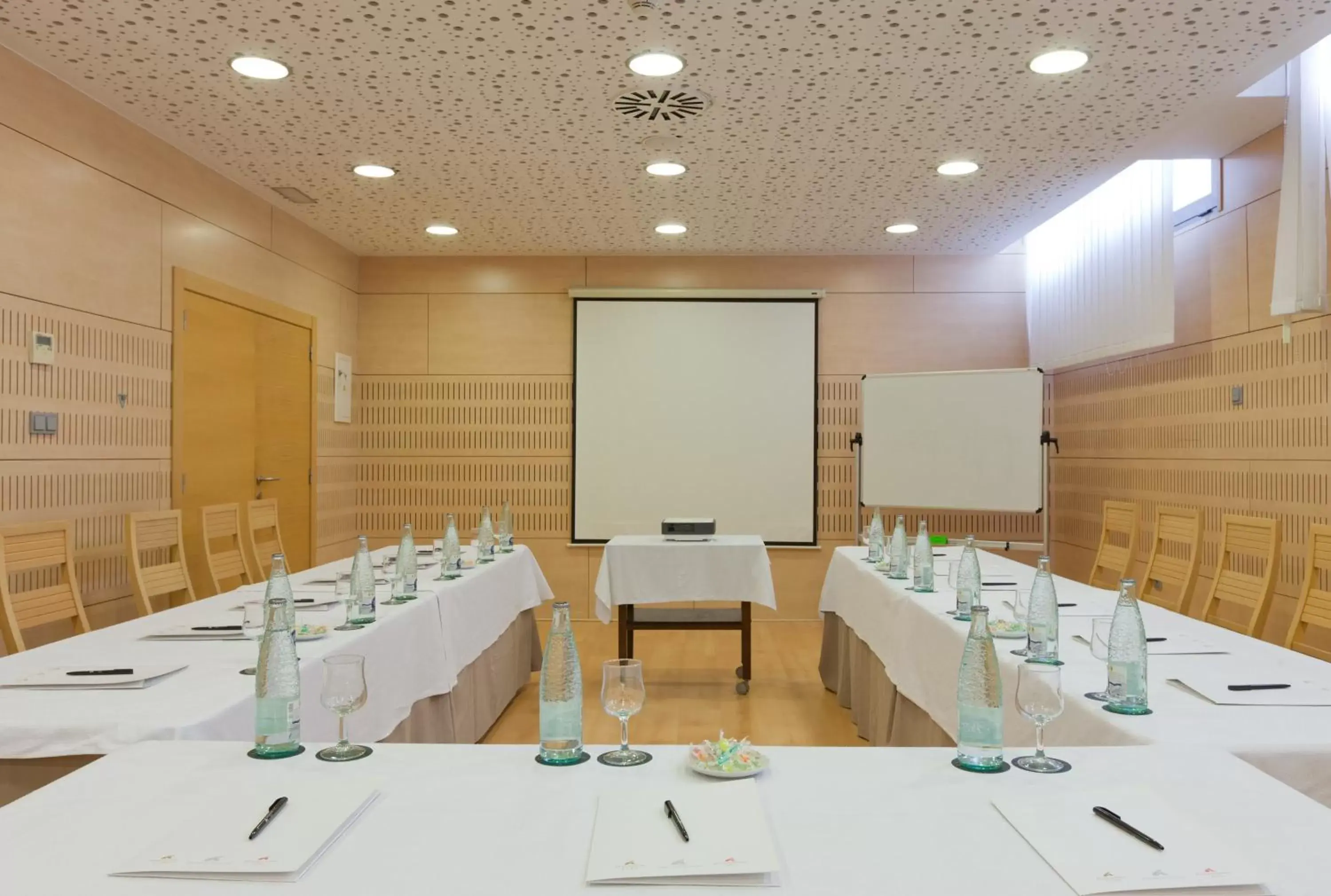 Area and facilities, Business Area/Conference Room in Daniya Alicante