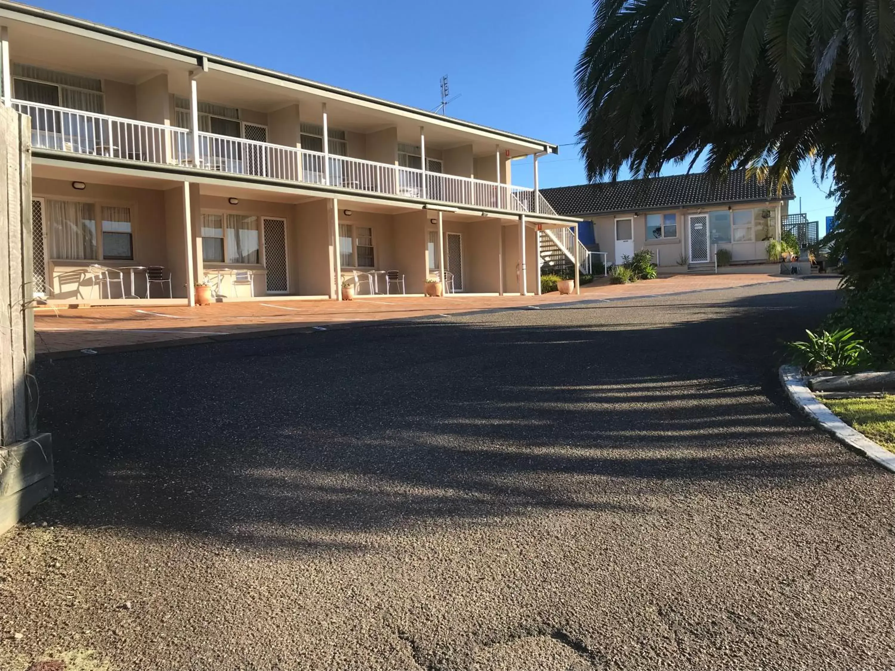 Property Building in Holiday Lodge Motor Inn