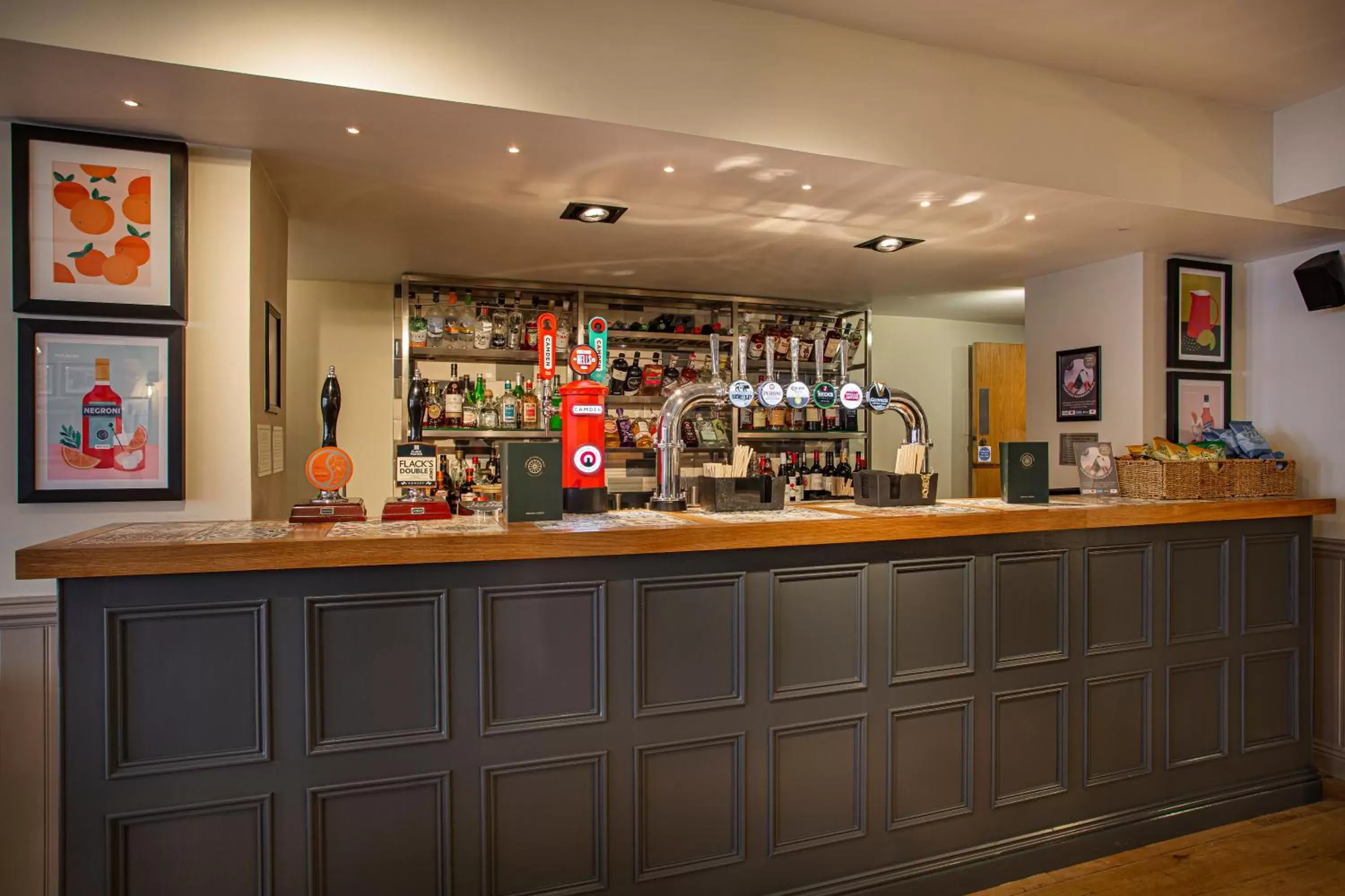 Lounge or bar in The White Horse Hotel, Romsey, Hampshire