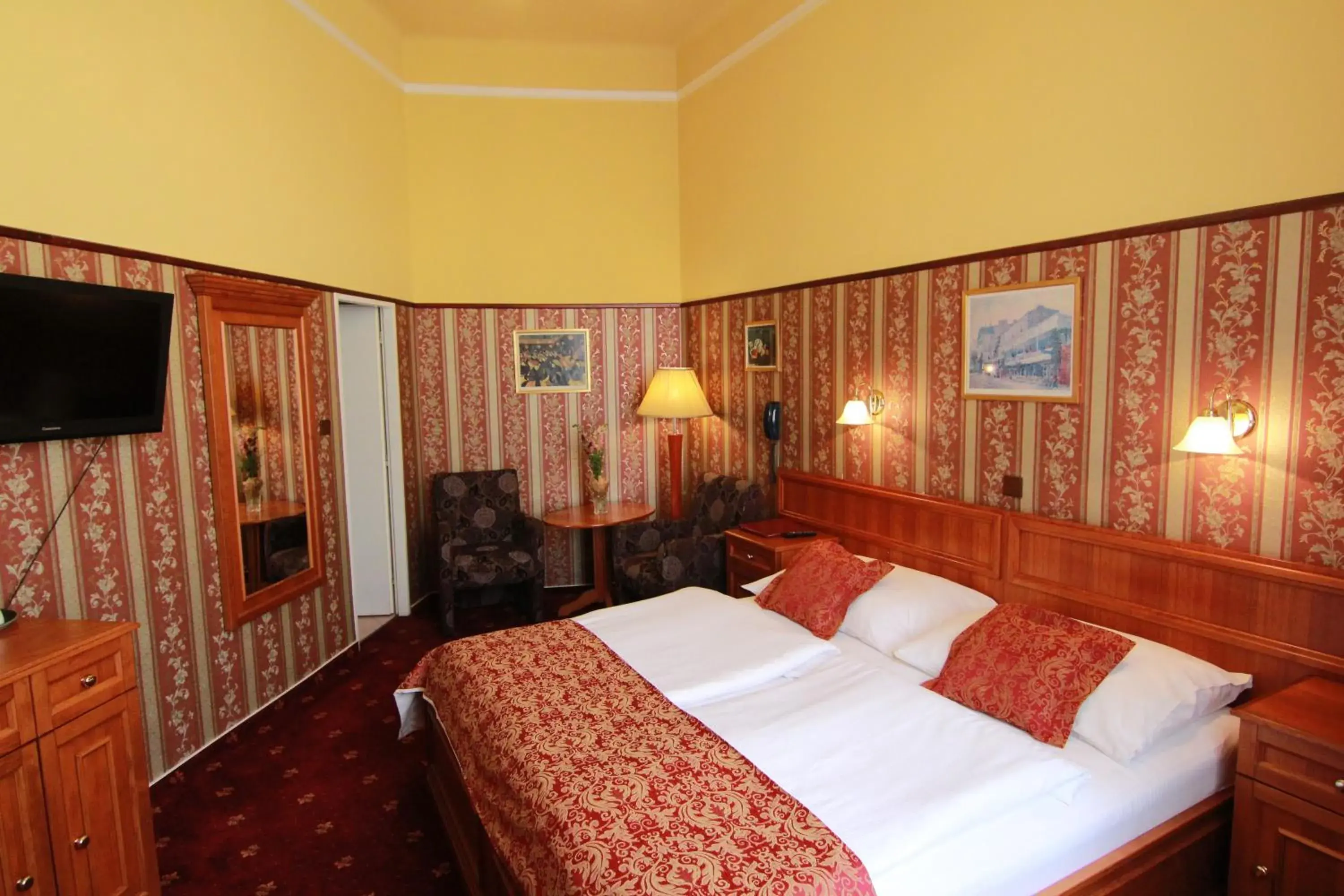 Bedroom, Bed in Old Prague Hotel