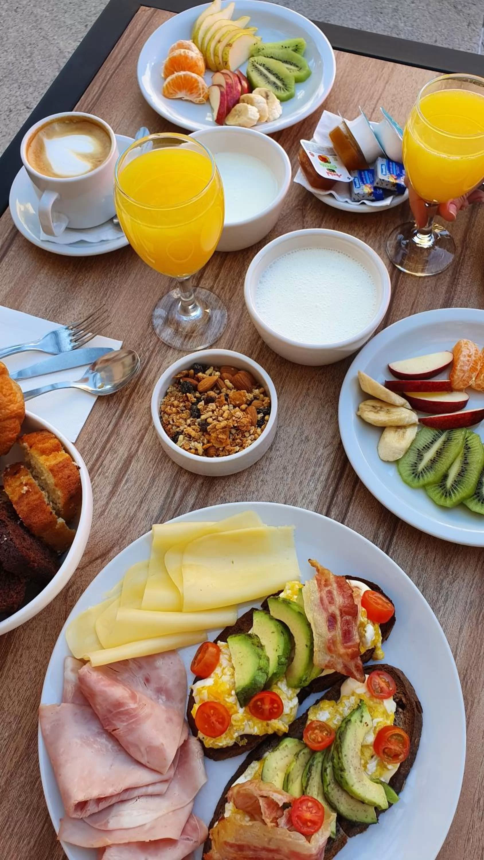 Breakfast in Quorum Córdoba Hotel, Resort Urbano