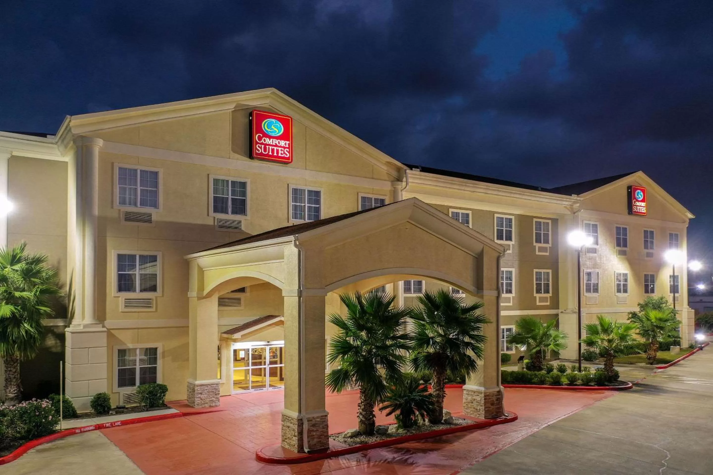 Property building in Comfort Suites Tomball Medical Center