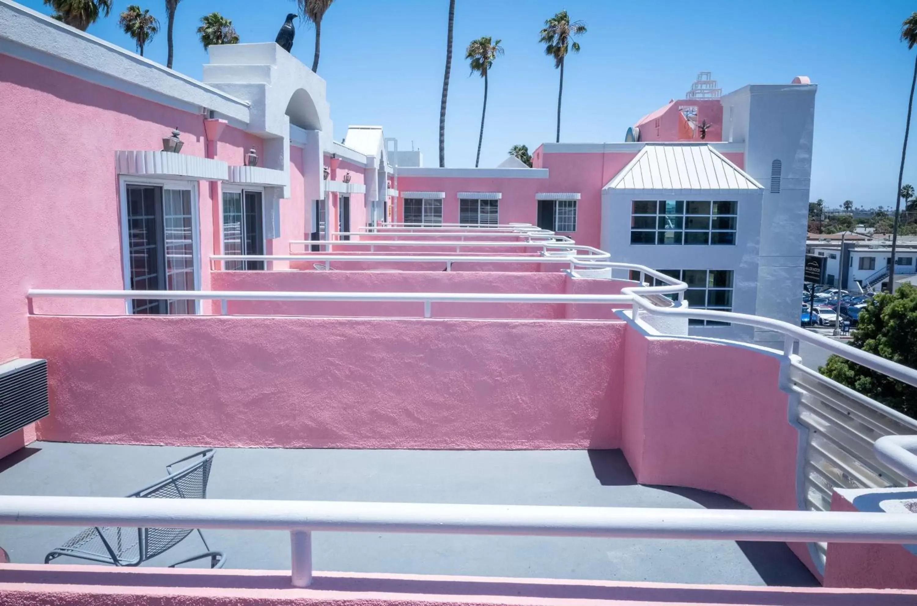Property building, Balcony/Terrace in Days Inn by Wyndham Santa Monica/Los Angeles