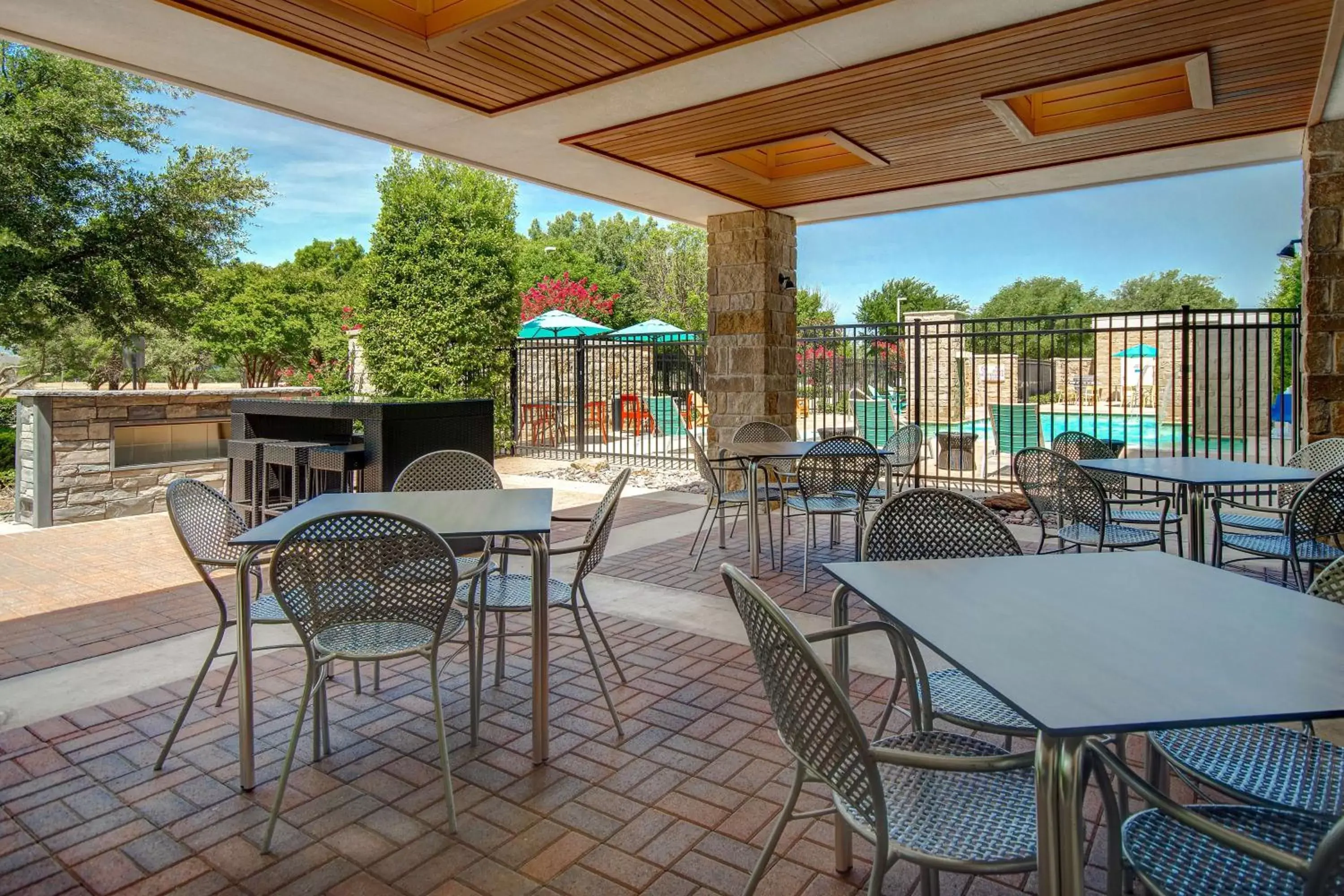 Patio, Restaurant/Places to Eat in Home2 Suites Dallas-Frisco