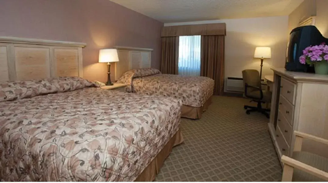 Photo of the whole room, Bed in Wallace Inn