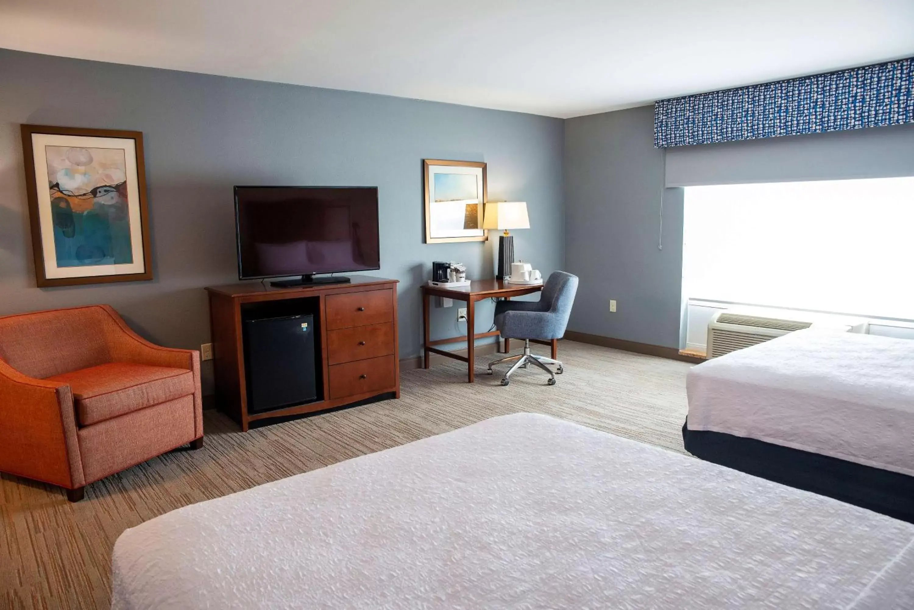 Bedroom, Bed in Hampton Inn & Suites Jacksonville
