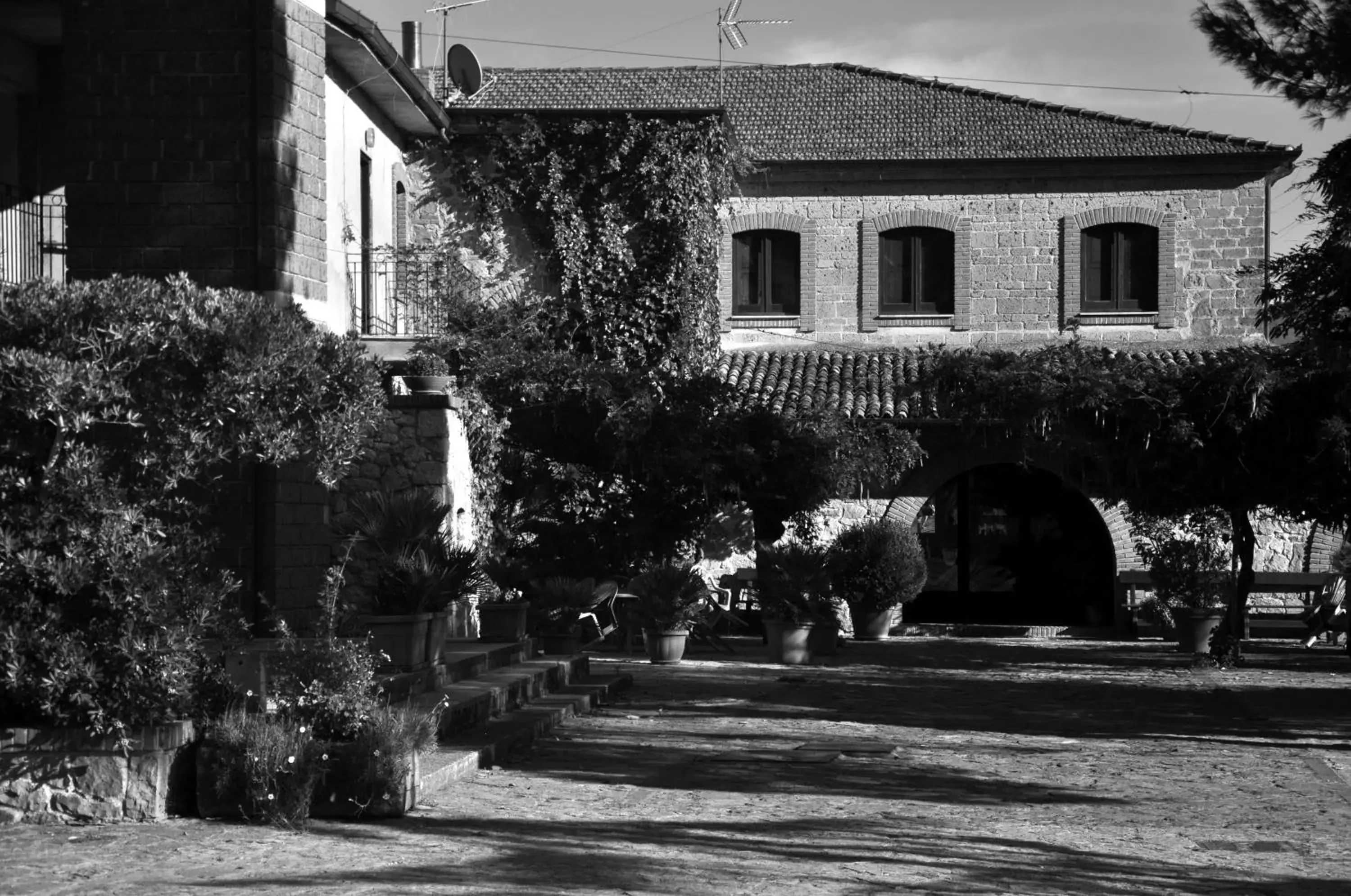 Facade/entrance, Property Building in La Caveja