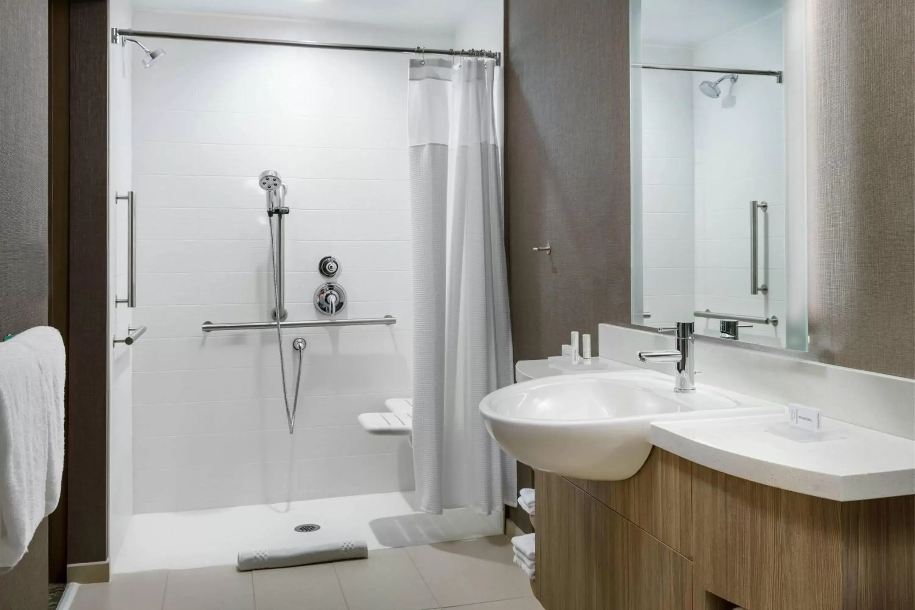 Bathroom in SpringHill Suites by Marriott Belmont Redwood Shores