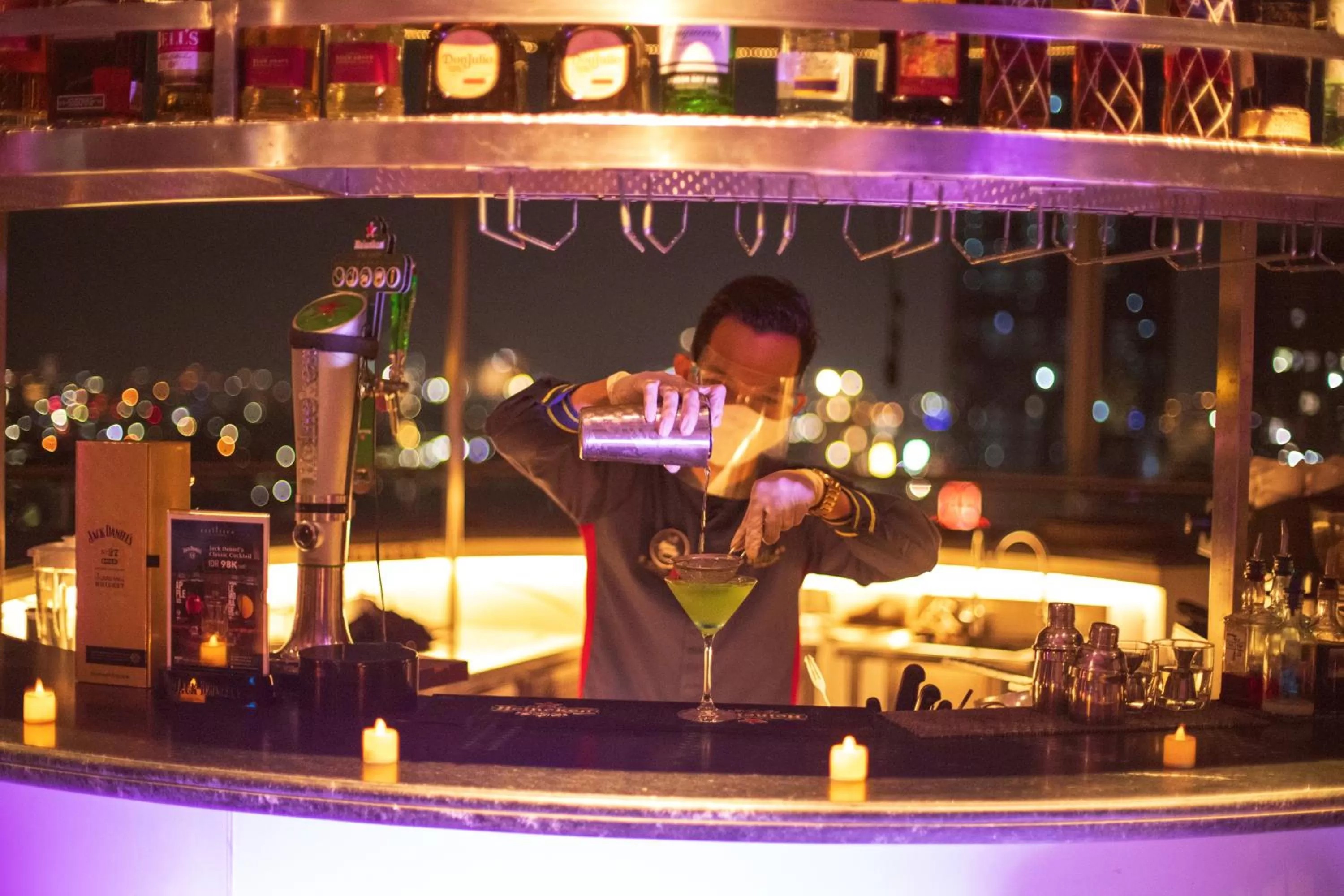 Restaurant/places to eat in Java Paragon Hotel & Residences