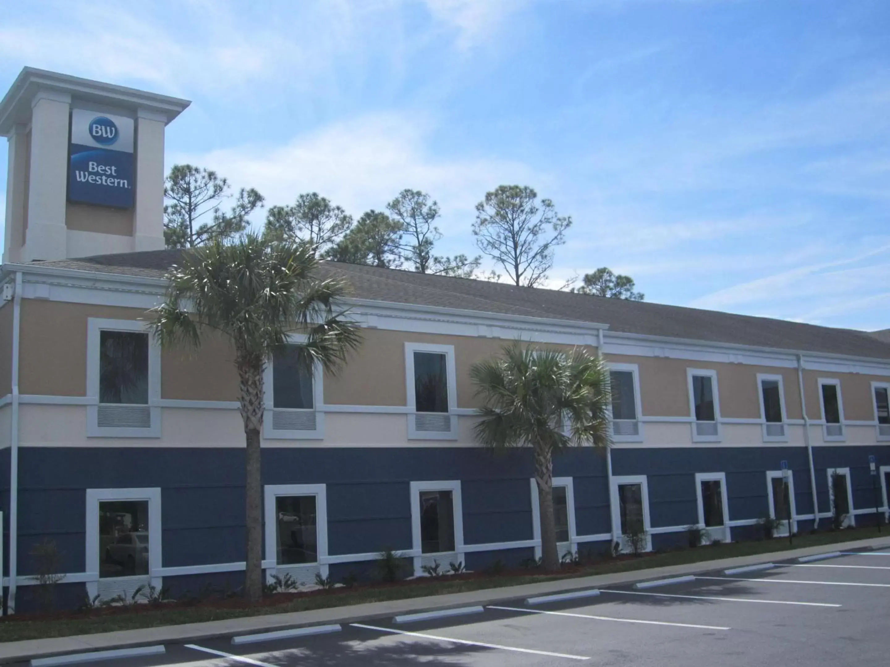 Property Building in Best Western Waldo Inn & Suites