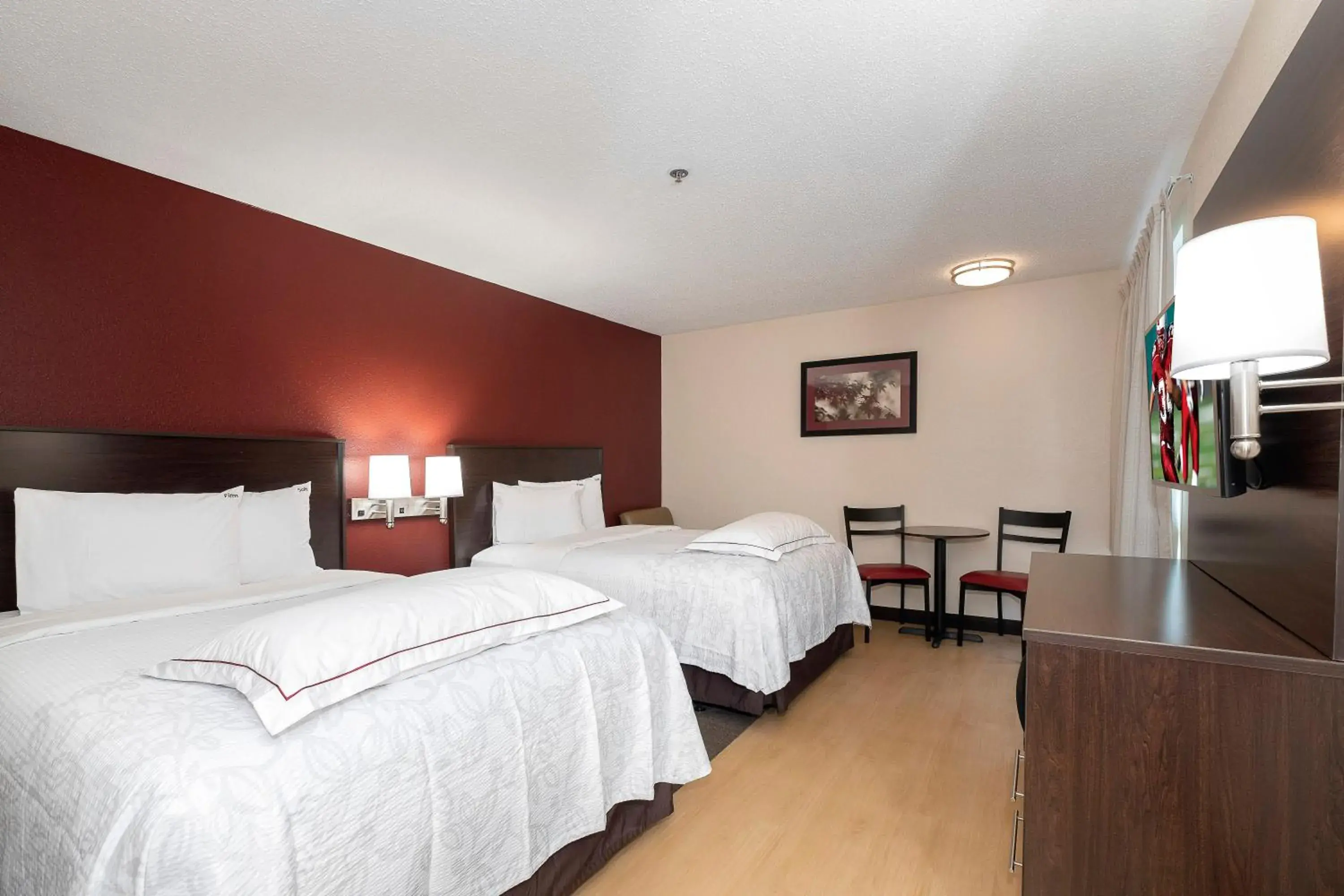Photo of the whole room, Bed in Red Roof Inn PLUS+ Austin South