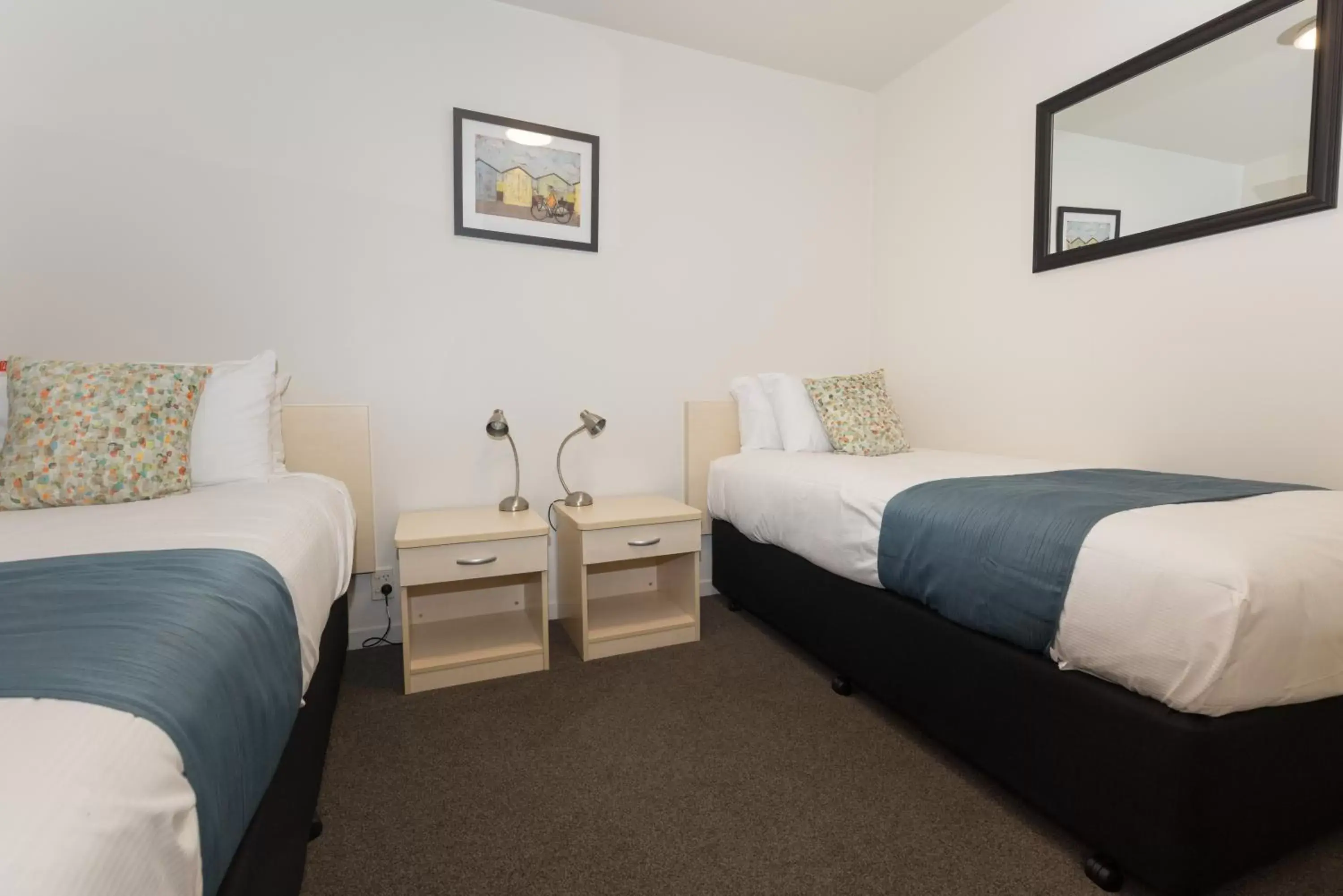 Photo of the whole room, Bed in Bella Vista Motel Dunedin