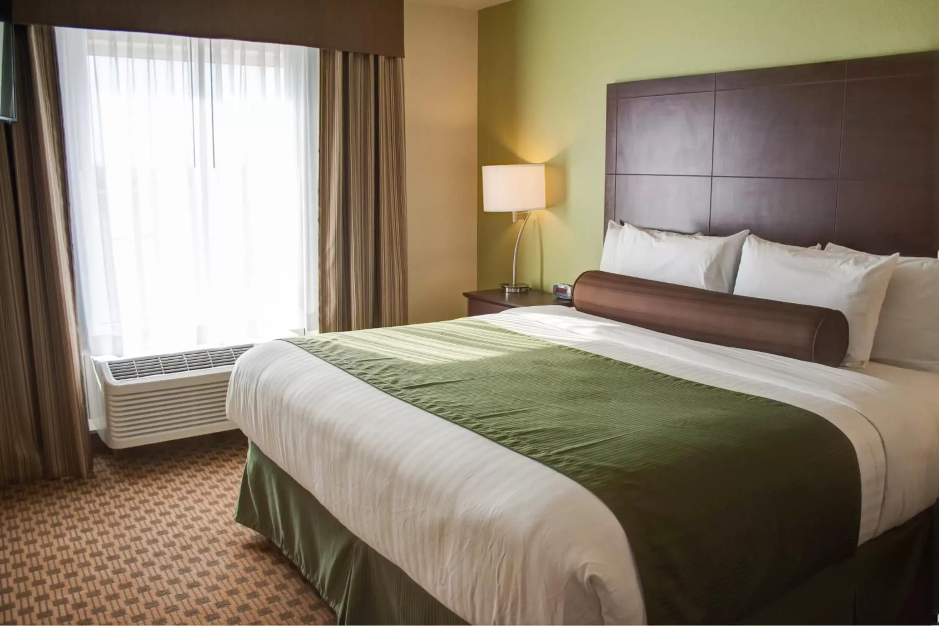 Deluxe King Room in Cobblestone Hotel and Suites - Jefferson