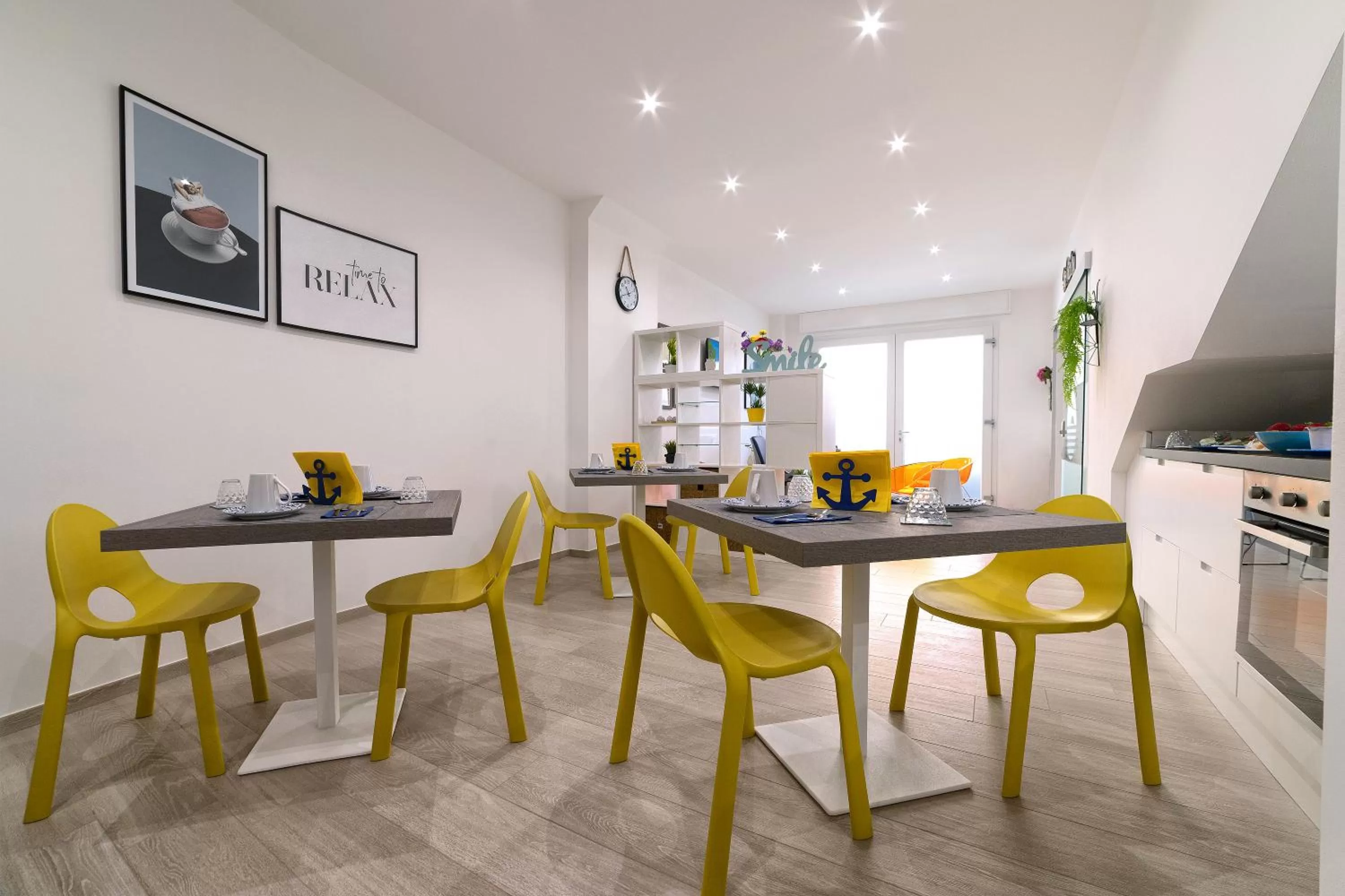 Restaurant/Places to Eat in Lo Scoglio della Formica B&B